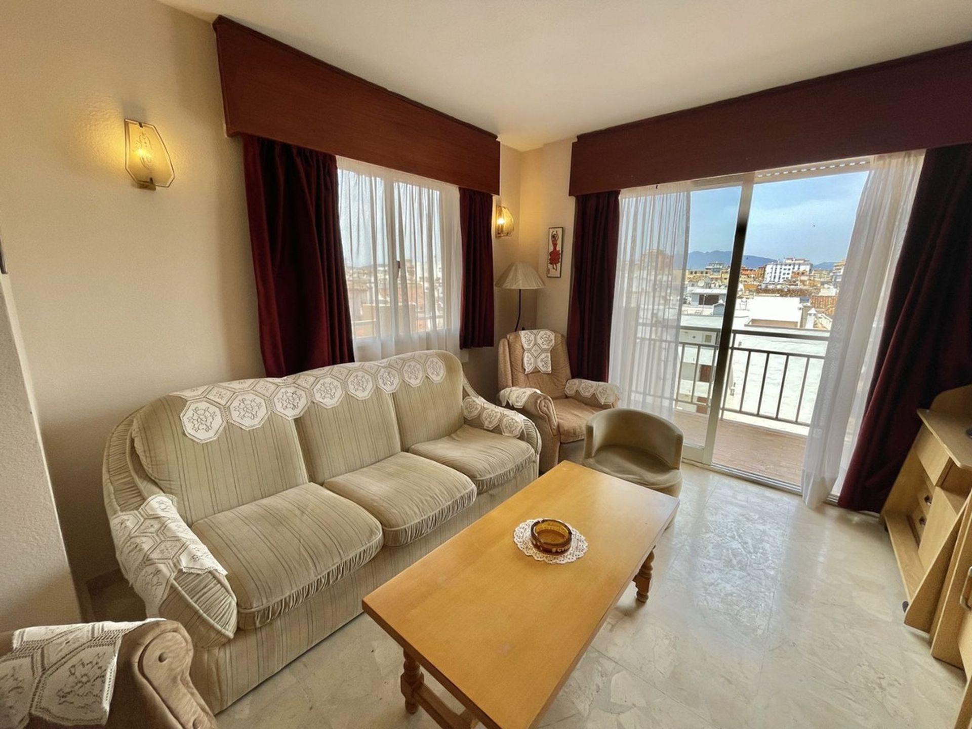 Condominium in Fuengirola, Andalucía 11048801