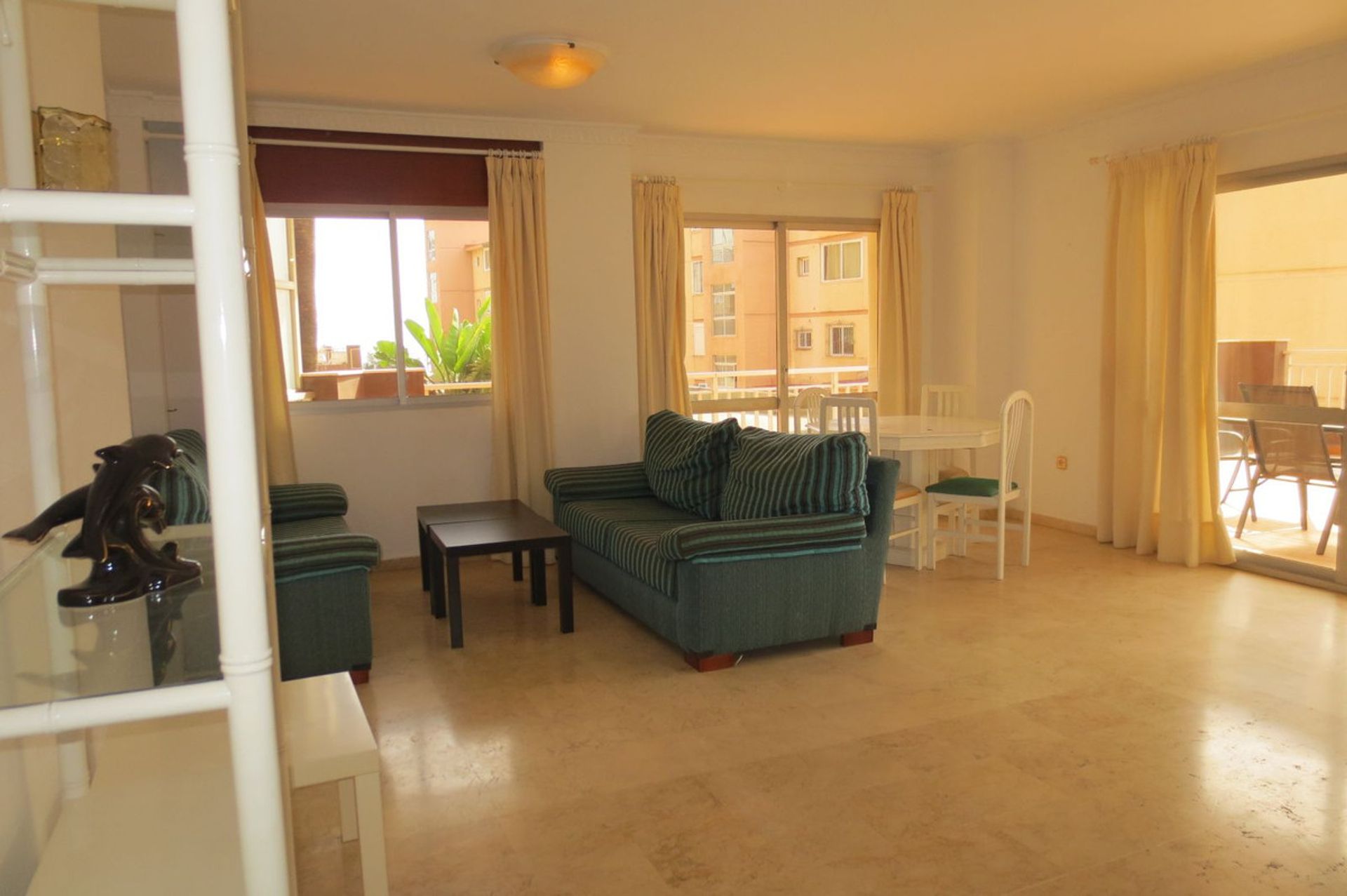 Condominium in Fuengirola, Andalucía 11048828