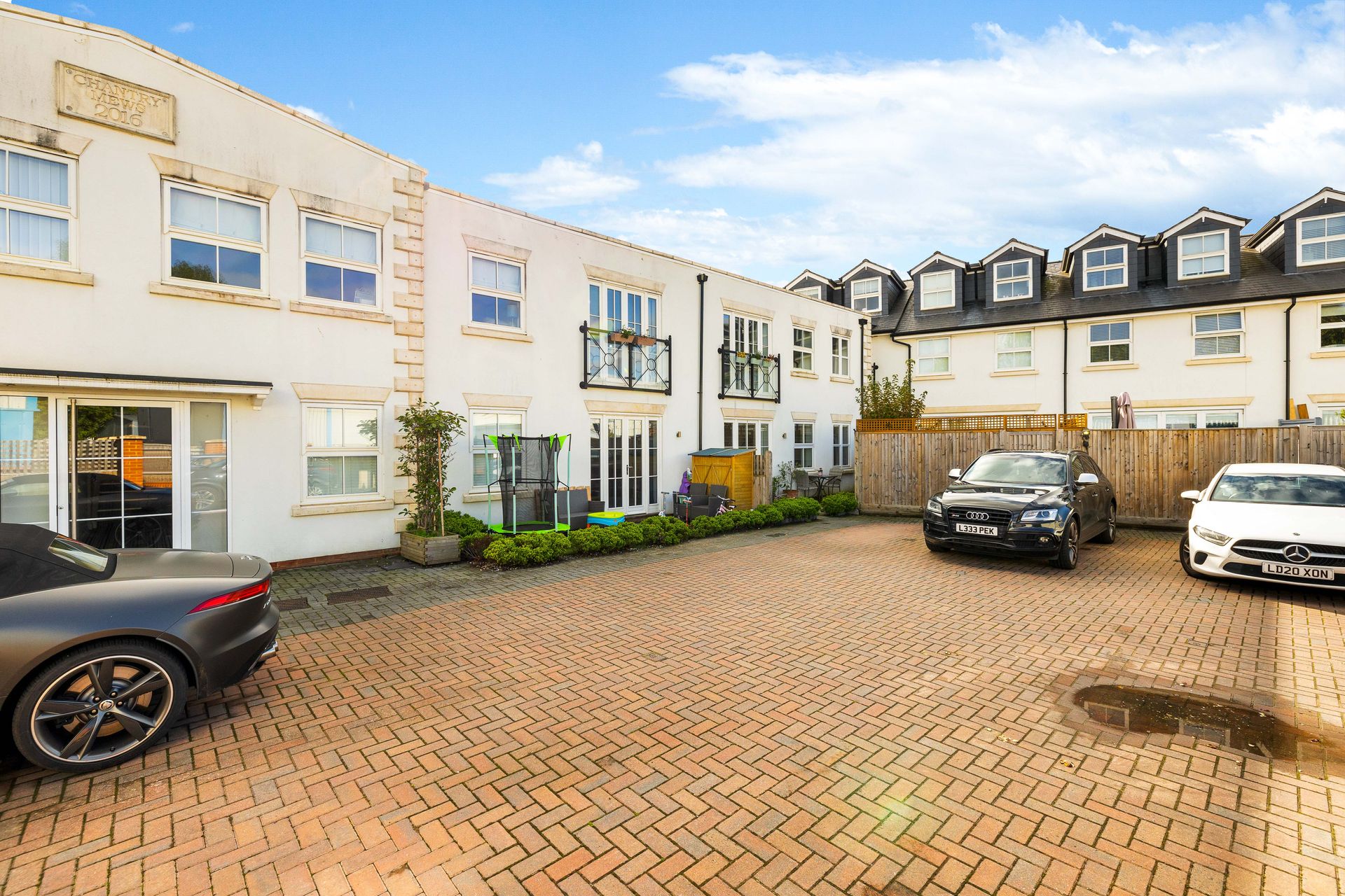 Condominium in Reigate, Surrey 11048941