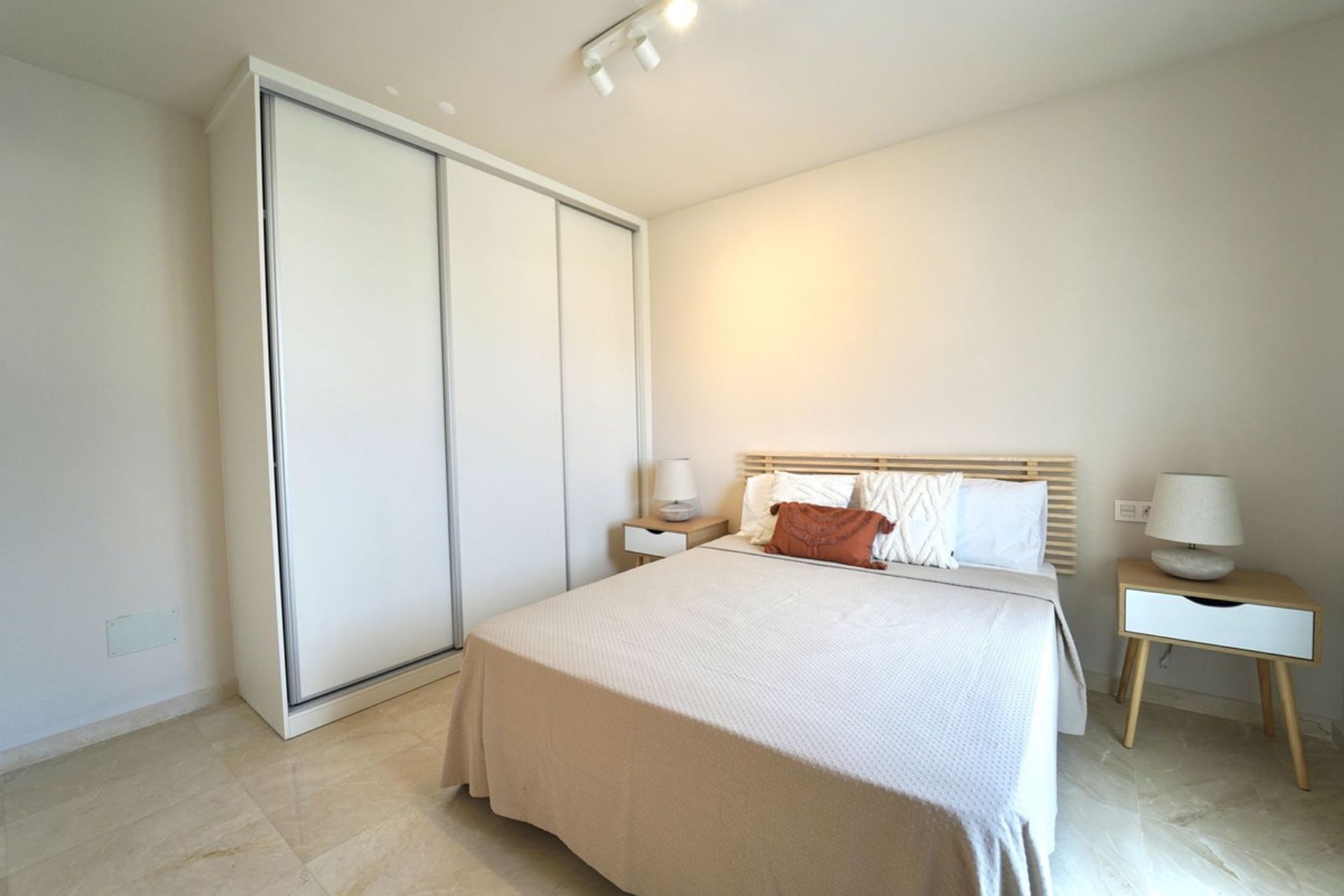 Condominium dans Fuengirola, Andalucía 11049088