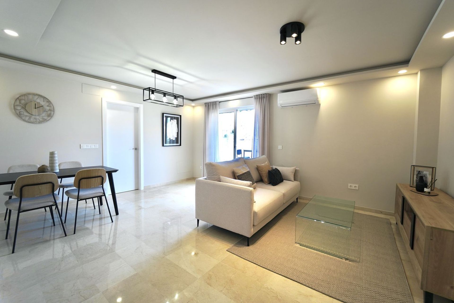 Condominium in Fuengirola, Andalucía 11049088