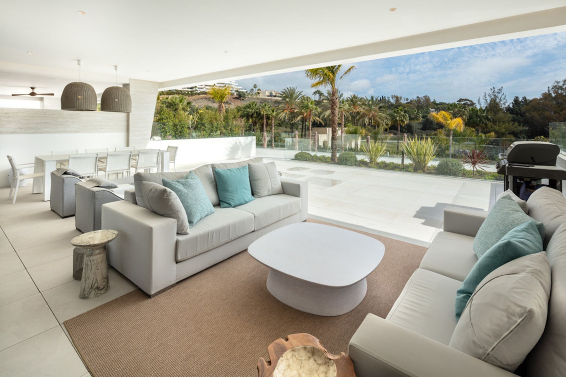 Condominium in Marbella, Andalusia 11049235