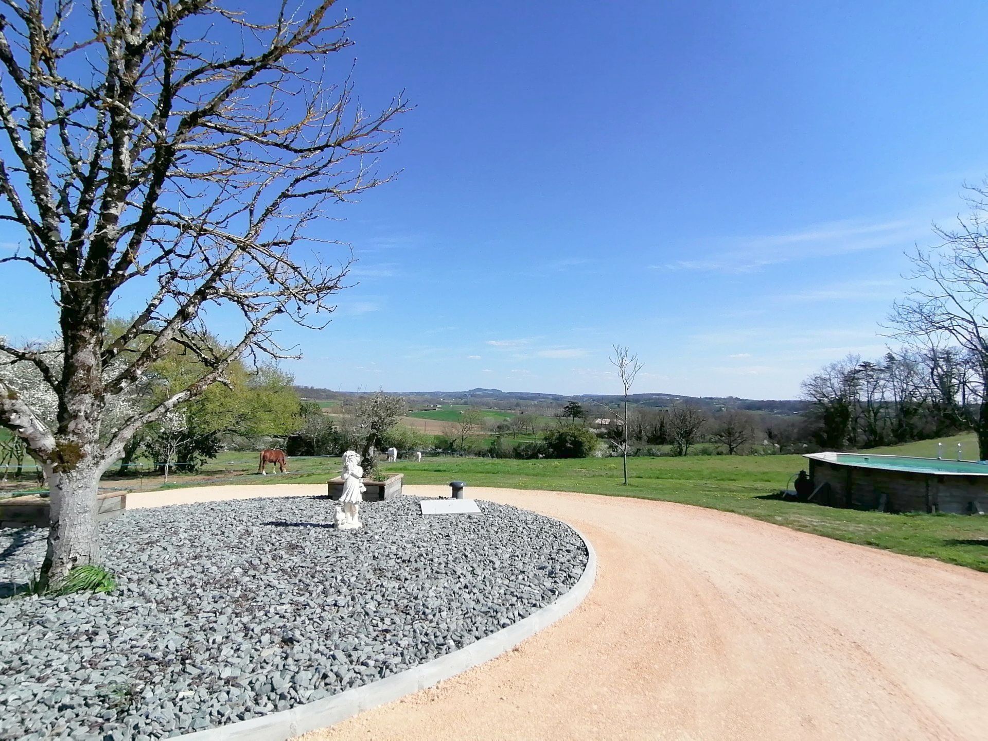 Otro en Monflanquin, Nouvelle-Aquitaine 11049658