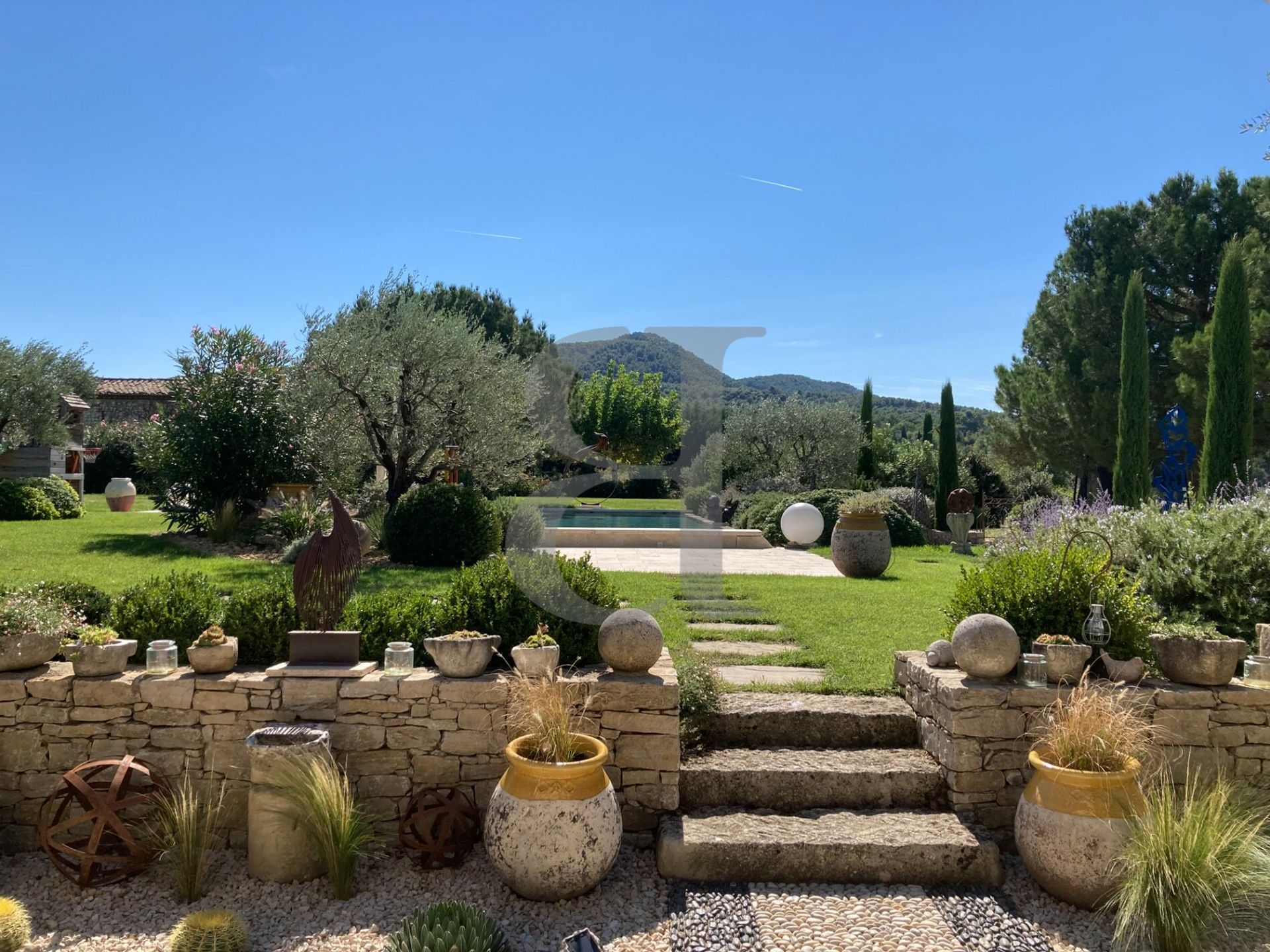 rumah dalam Vaison-la-Romaine, Provence-Alpes-Côte d'Azur 11049727