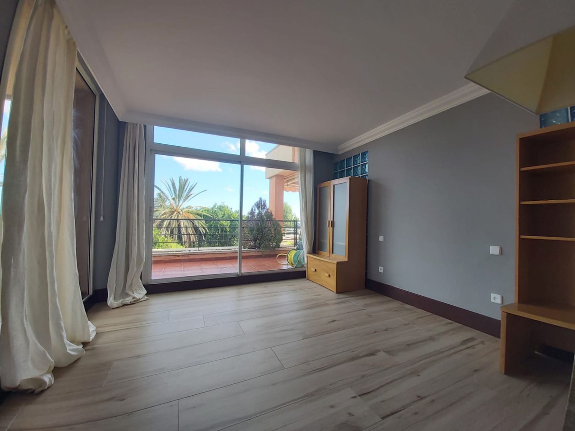 Condominium in Marbella, Andalucía 11049926