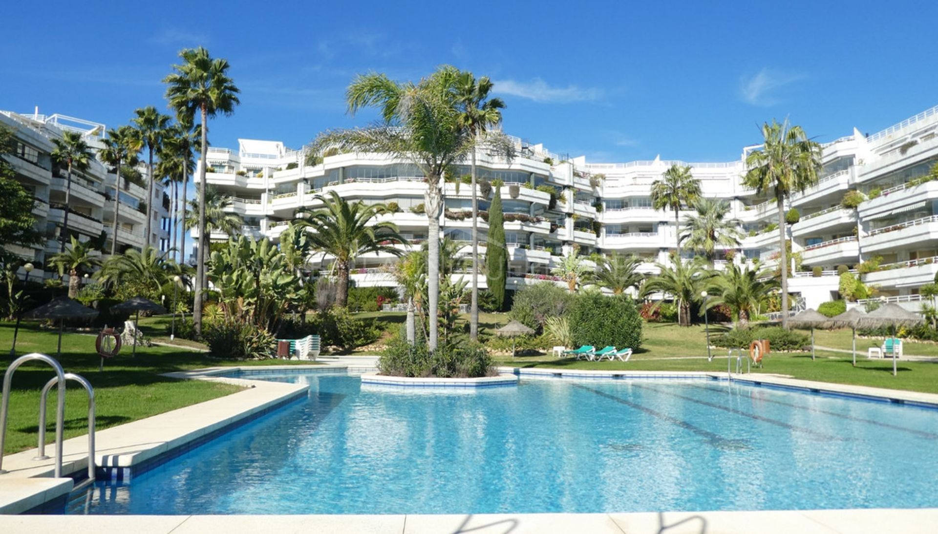 Condominium in Marbella, Andalucía 11050114