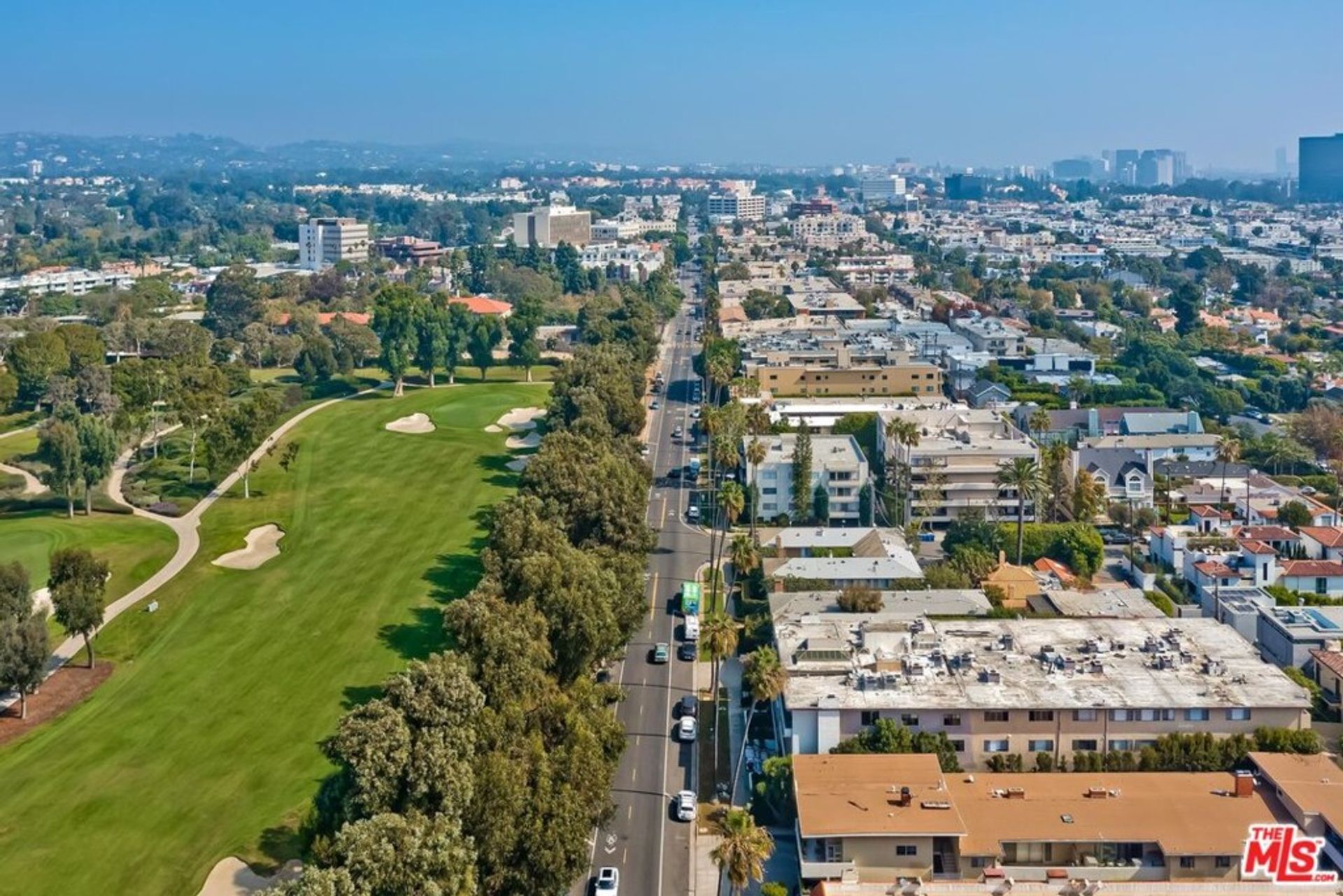 Condominium in Los Angeles, California 11051100