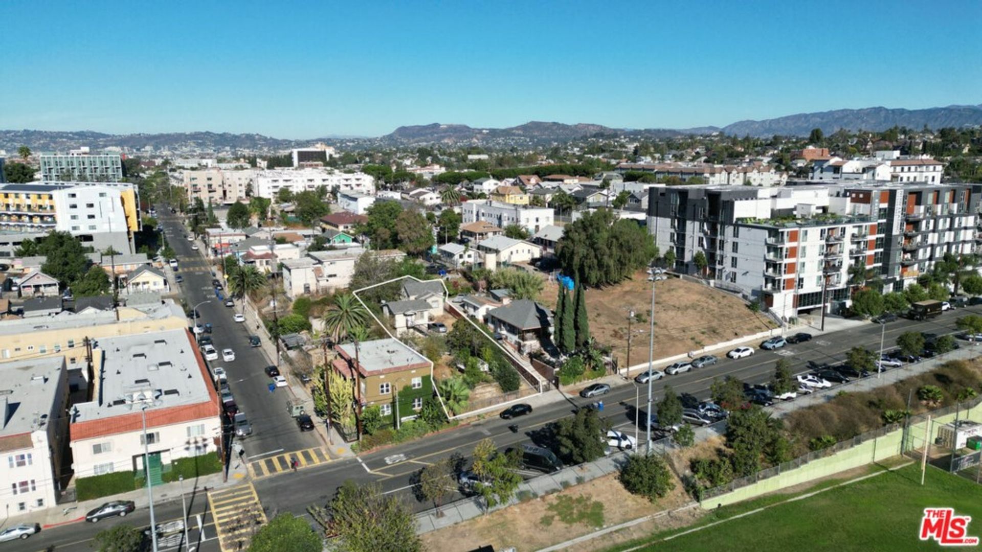 Condominium in Dayton Avenue, California 11051698