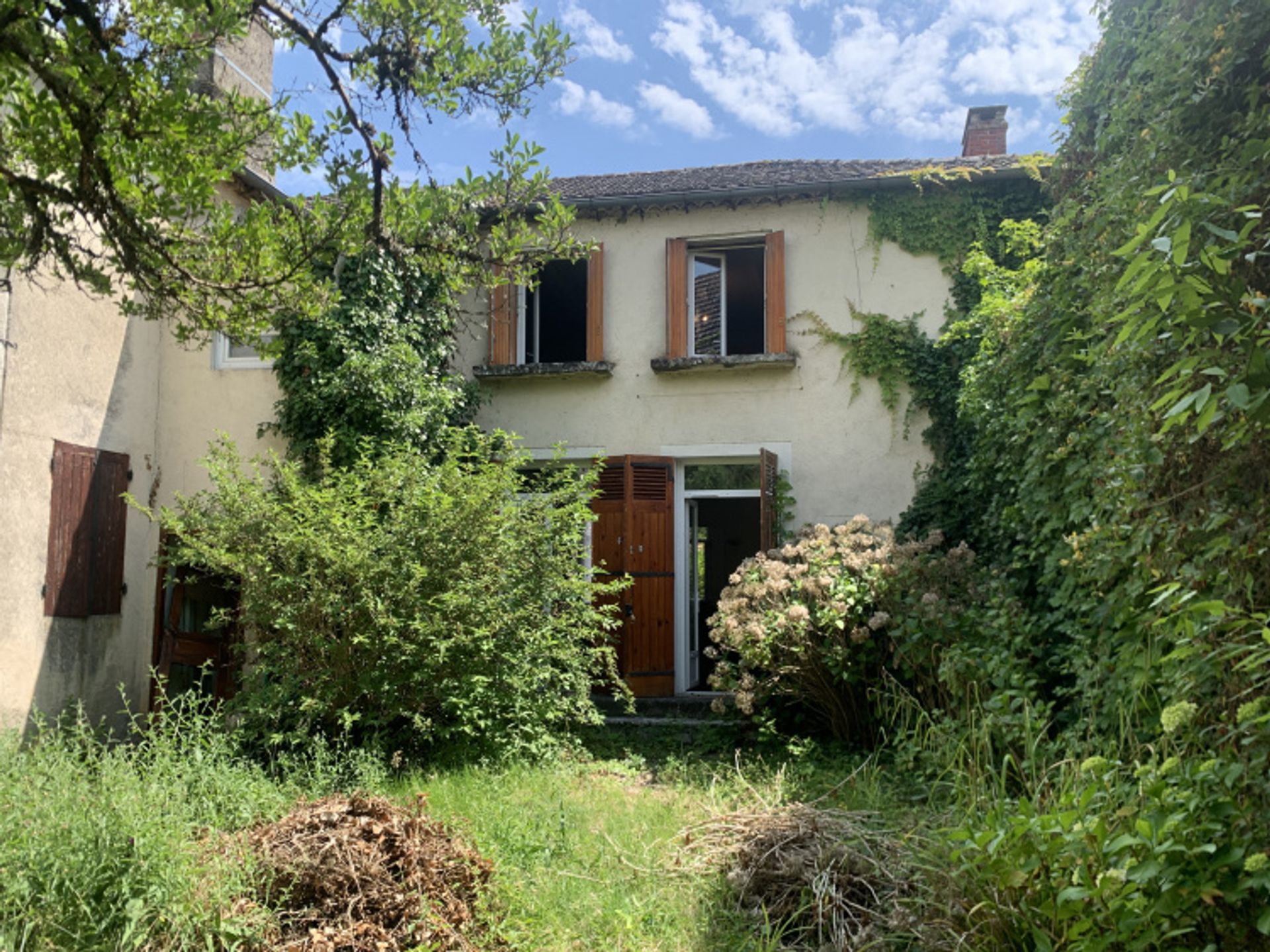 Hus i Puy-l'Eveque, Occitanie 11051800