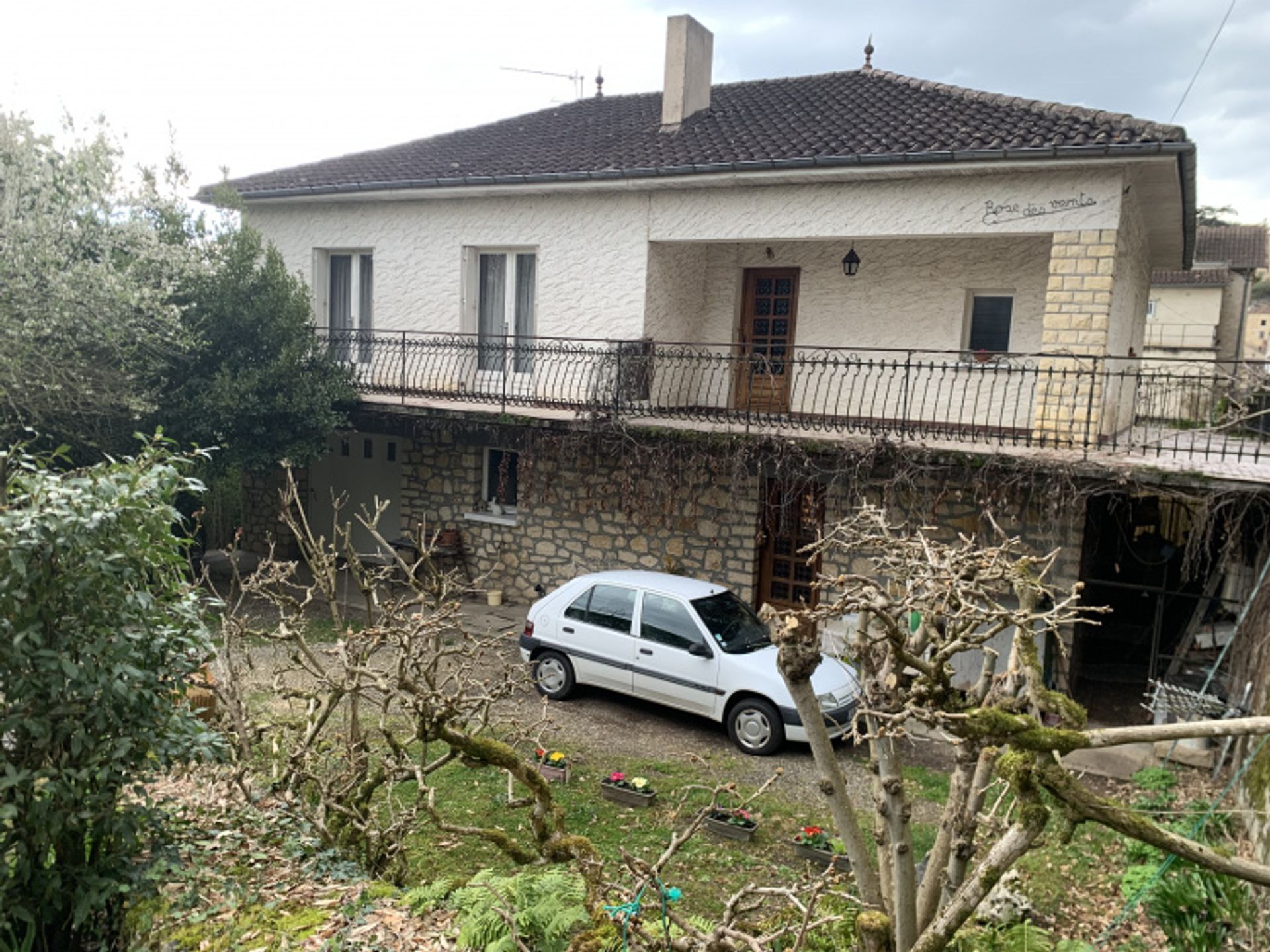 Hus i Puy-l'Eveque, Occitanie 11051822