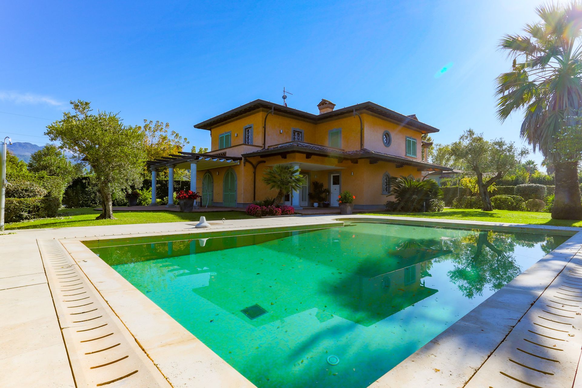 σπίτι σε Forte dei Marmi, Toscana 11052089