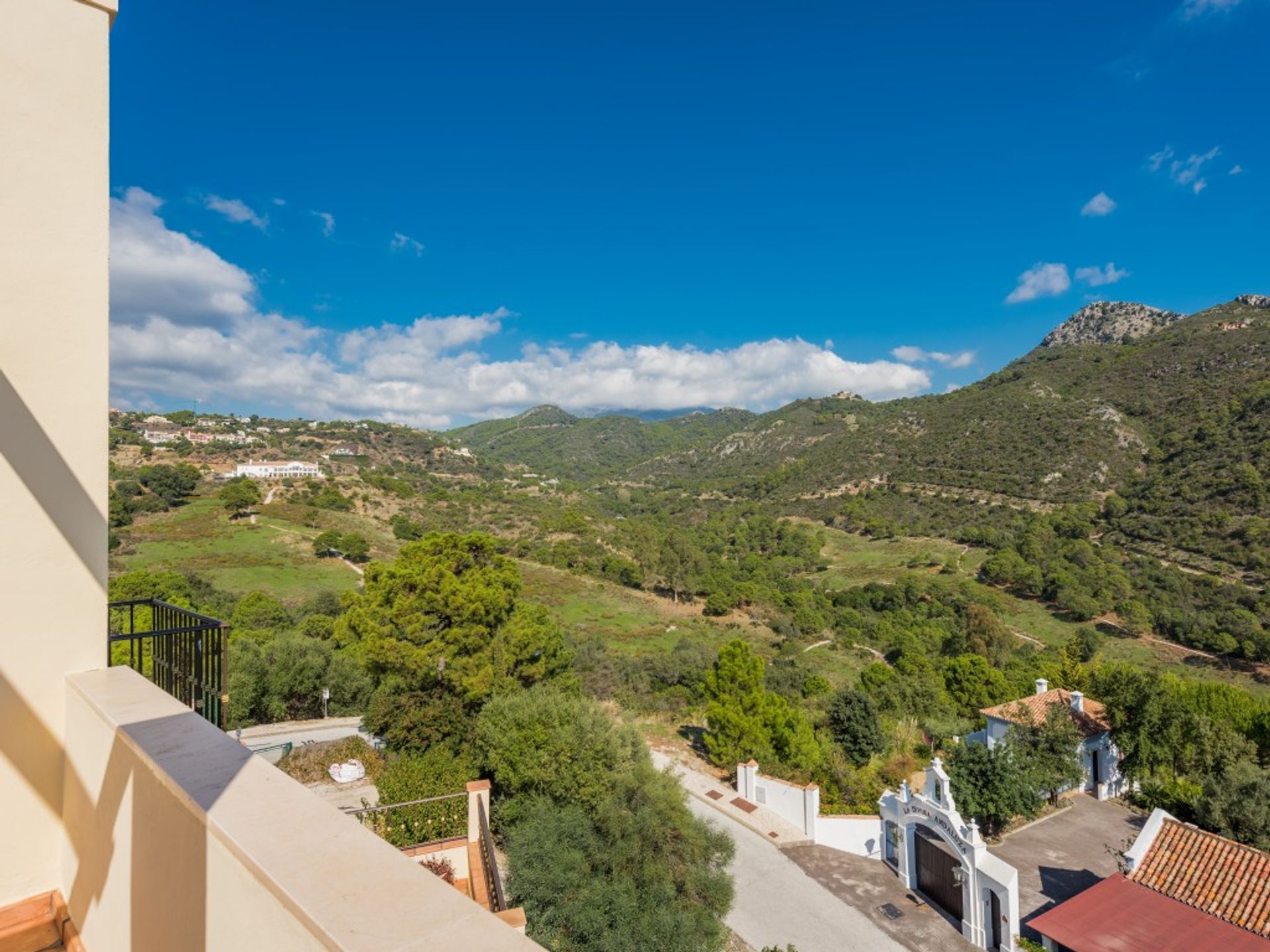 بيت في Benahavís, Andalusia 11053083