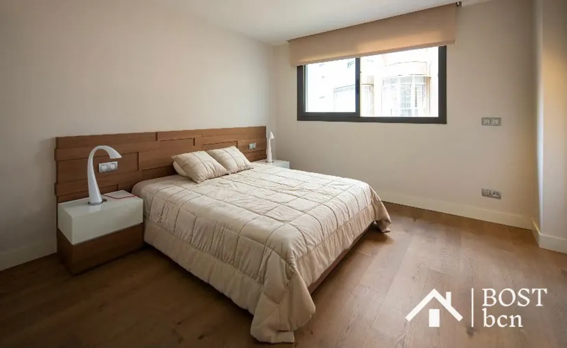 Condominio nel Barcelona, Carrer del Mestre Nicolau 11053631