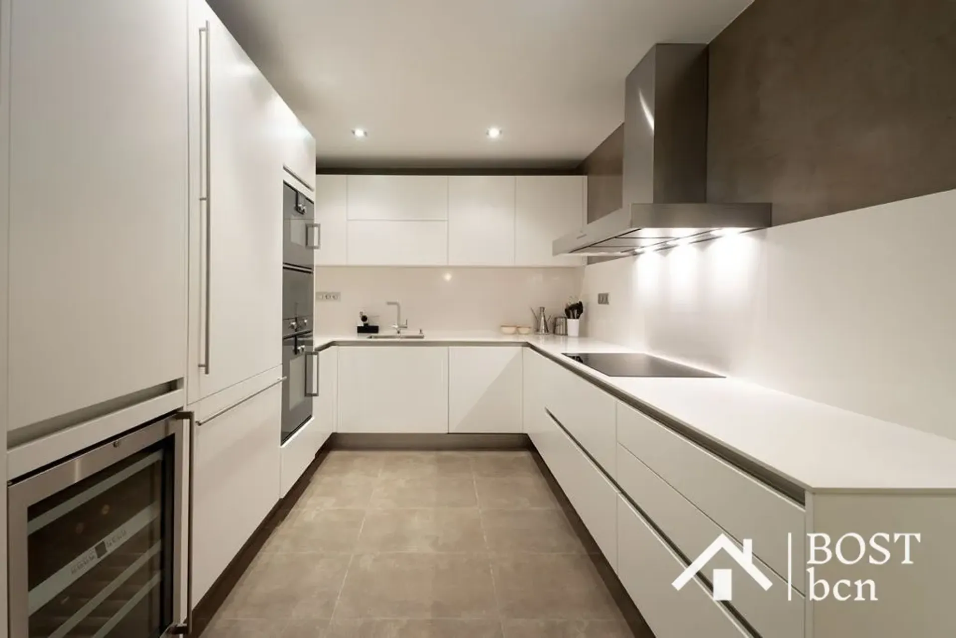 Condominio nel Barcelona, Carrer del Mestre Nicolau 11053631