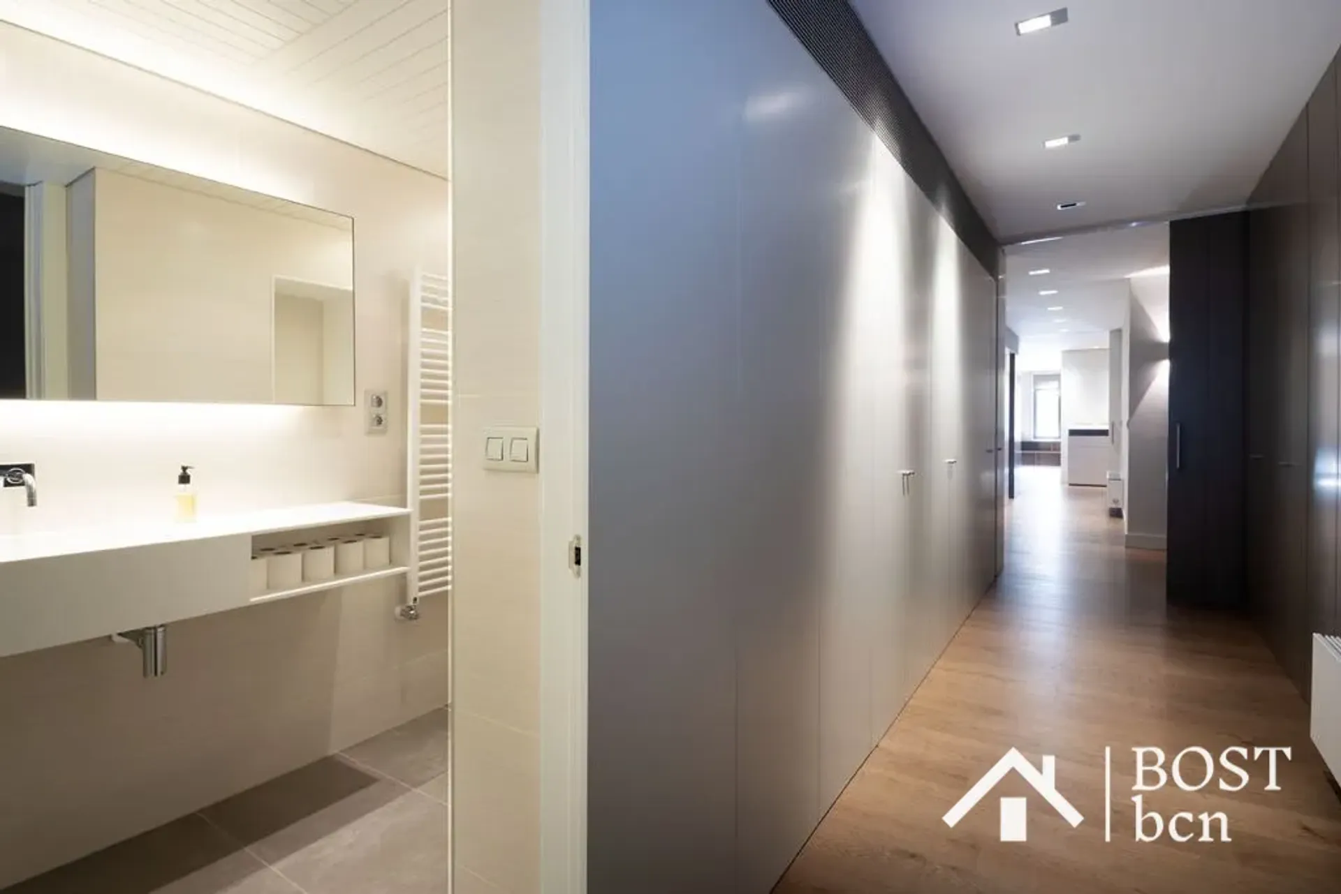 Condominio nel Barcelona, Carrer del Mestre Nicolau 11053631