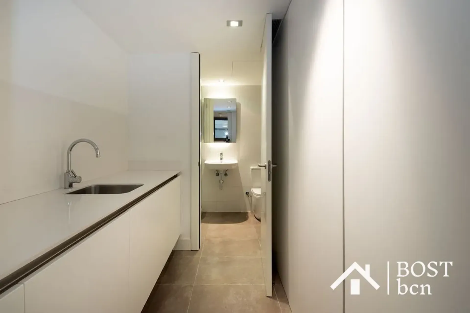 Condominio nel Barcelona, Carrer del Mestre Nicolau 11053631