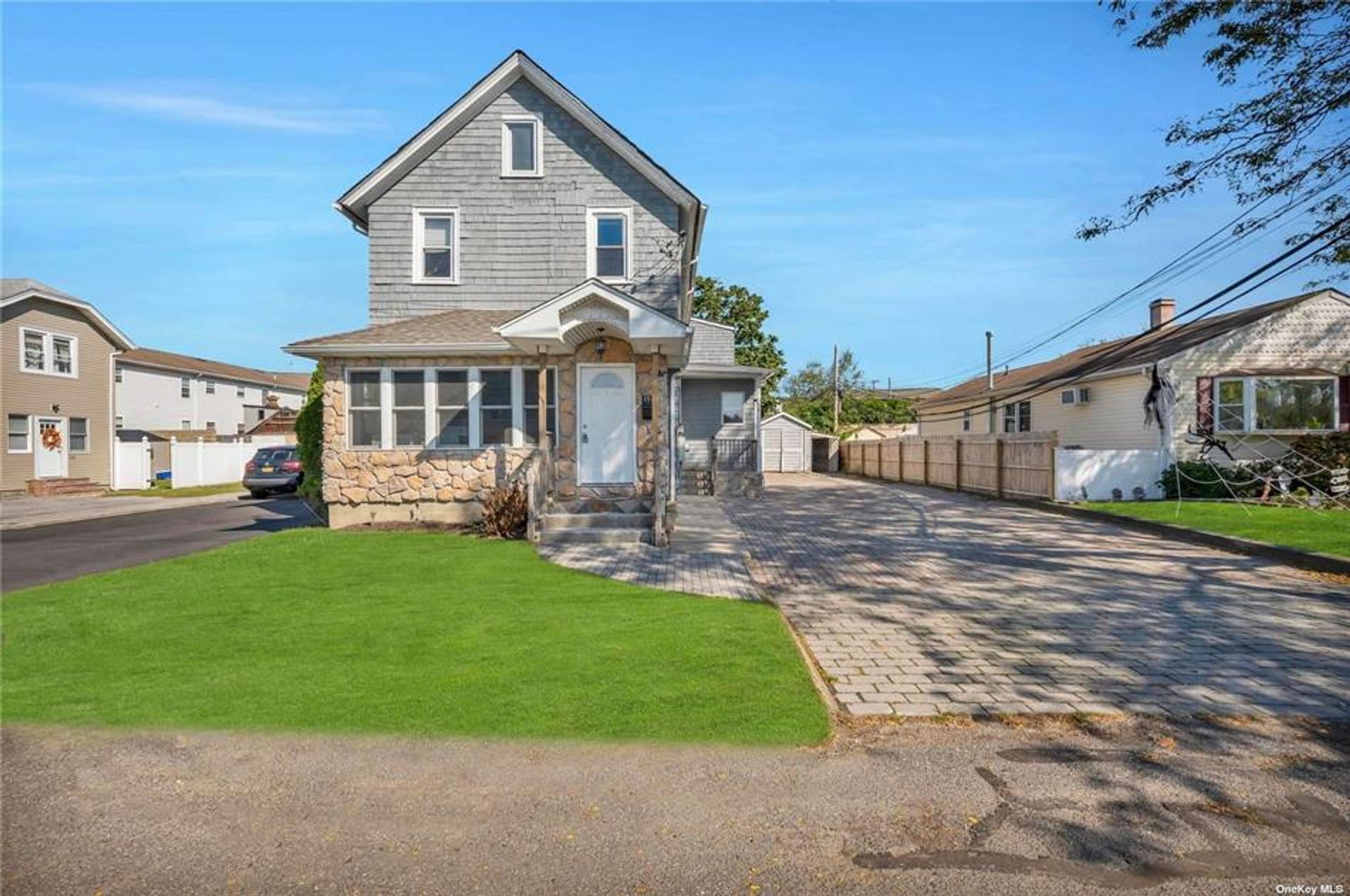 Huis in Lindenhurst, New York 11054036