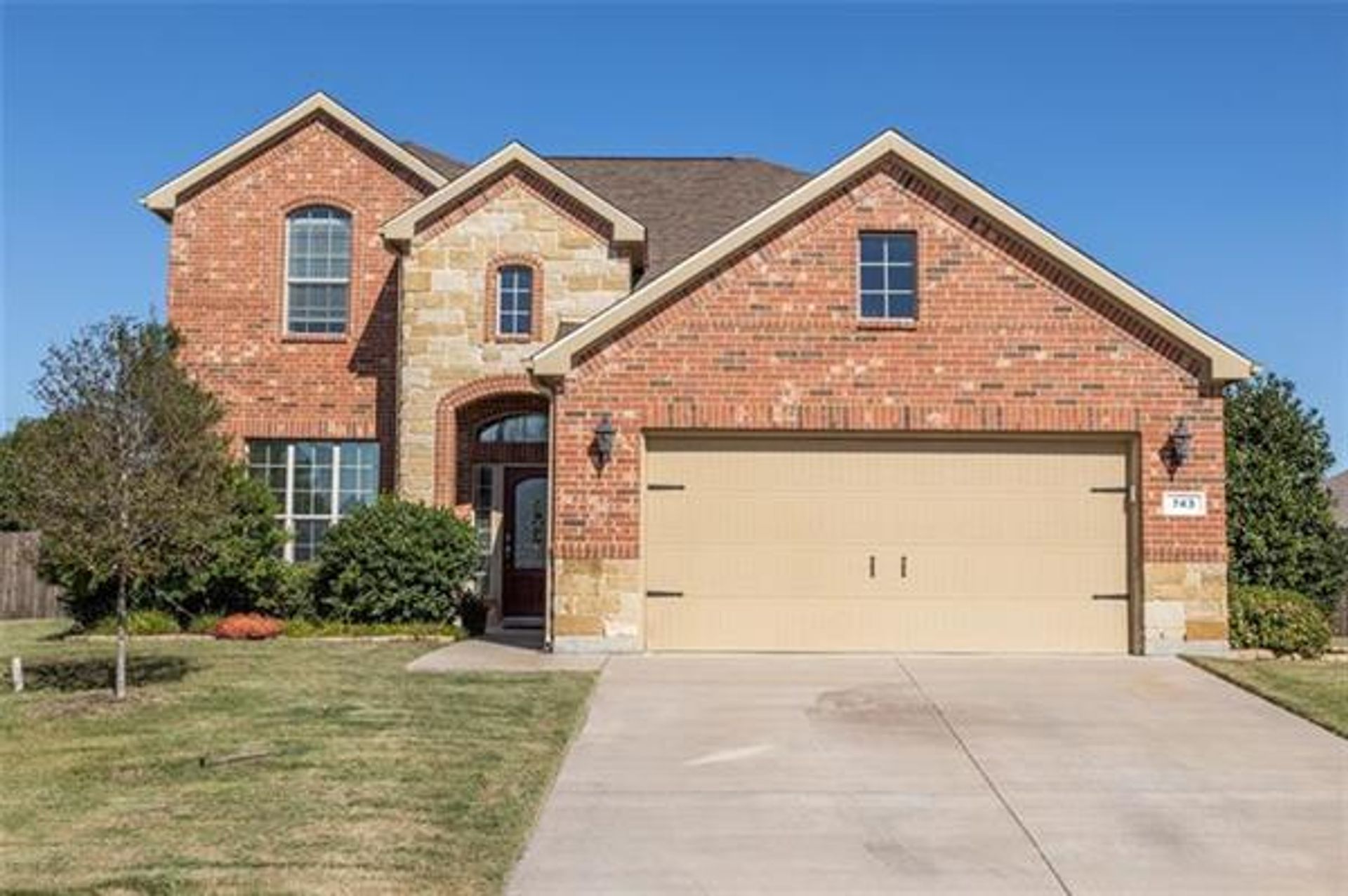 House in Crowley, Texas 11054342