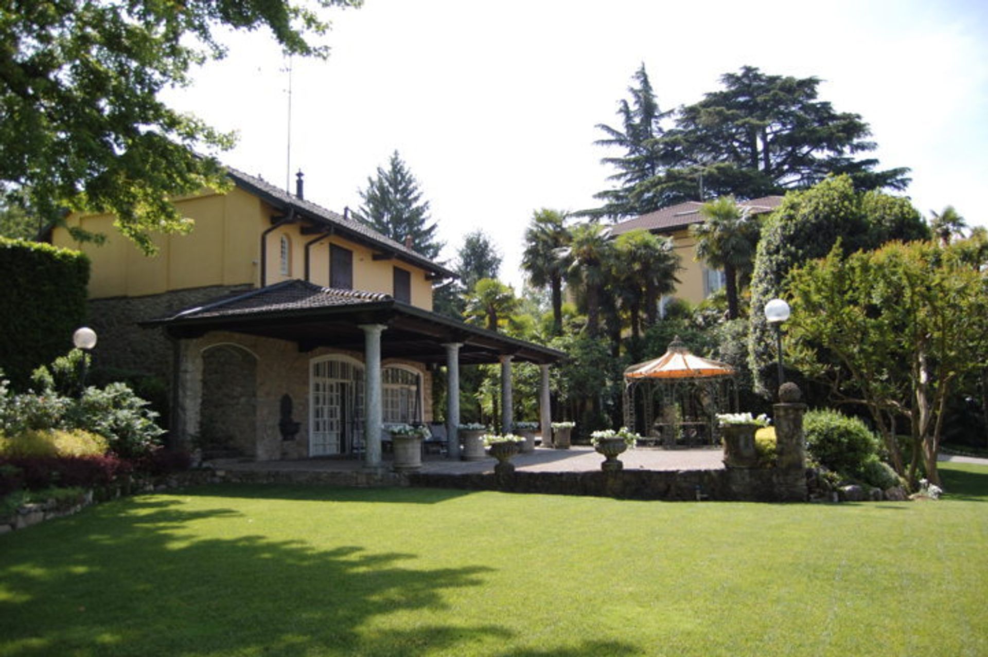 rumah dalam Merate, Lombardy 11055704