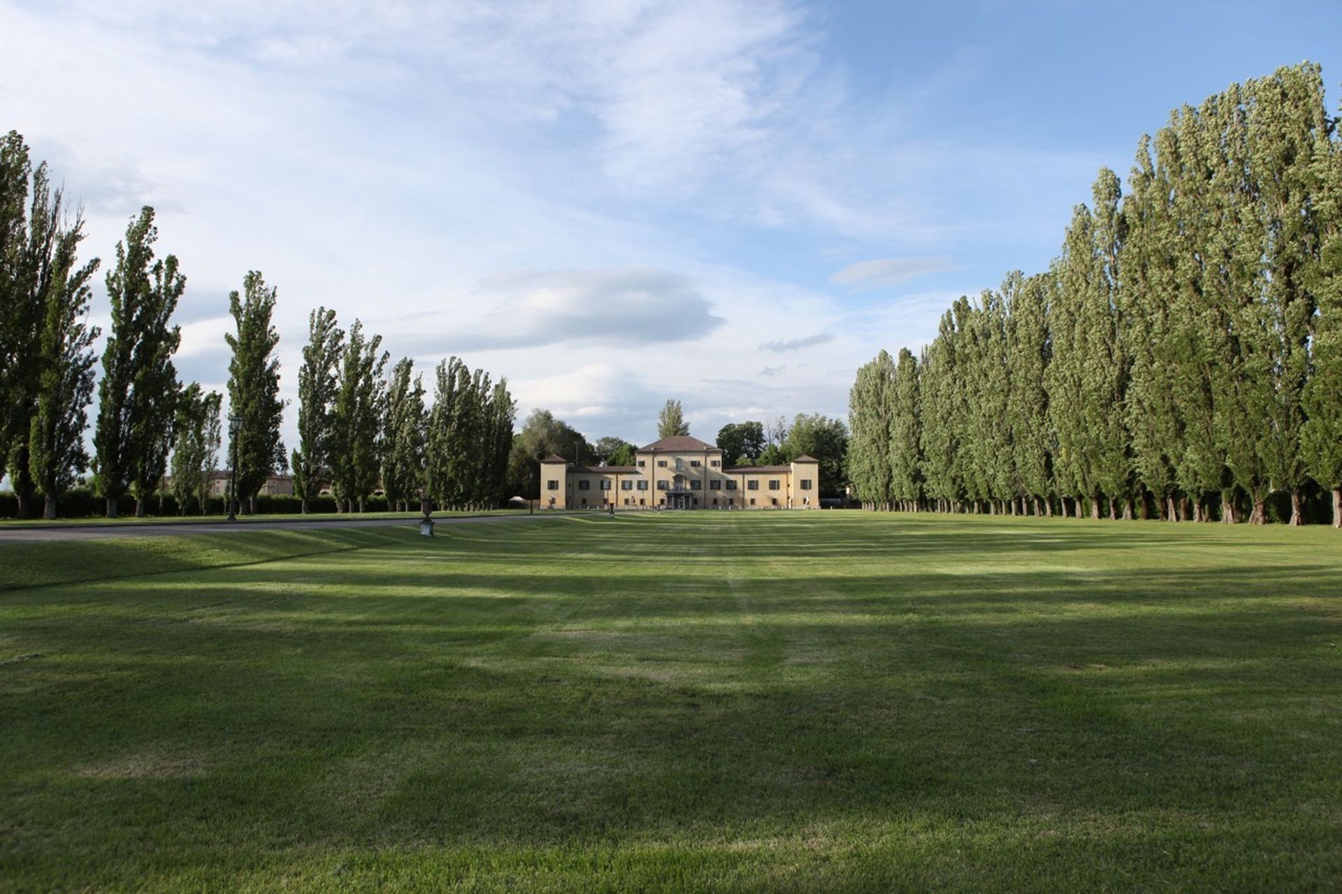 casa en Reggiolo, Emilia-Romaña 11055723