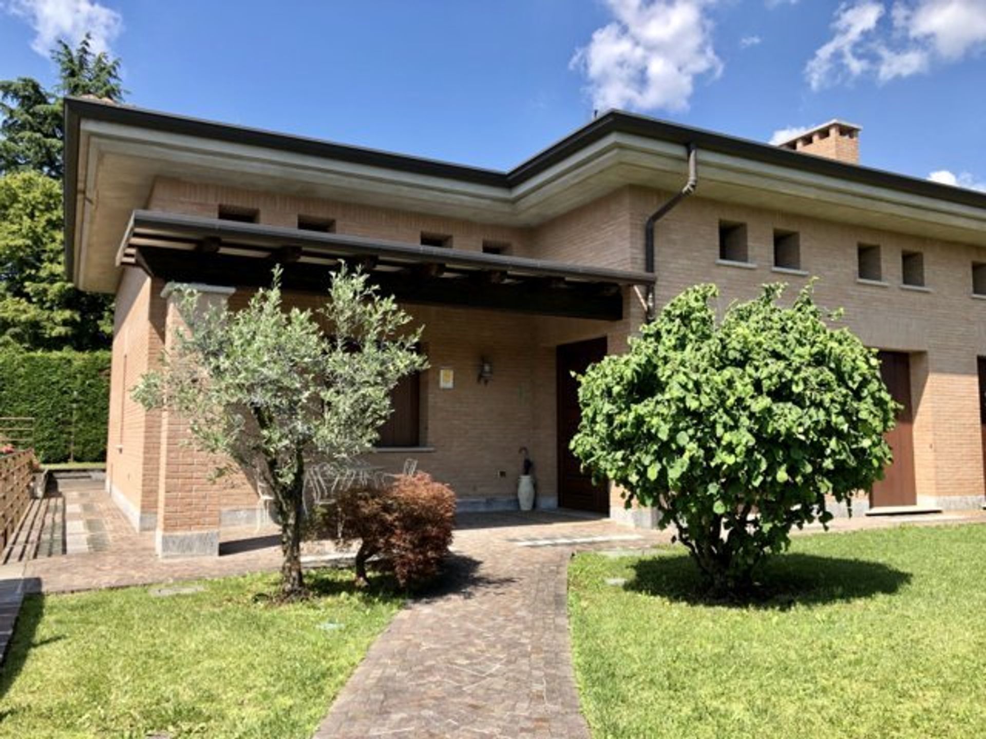 casa no Vimercate, Lombardy 11055743