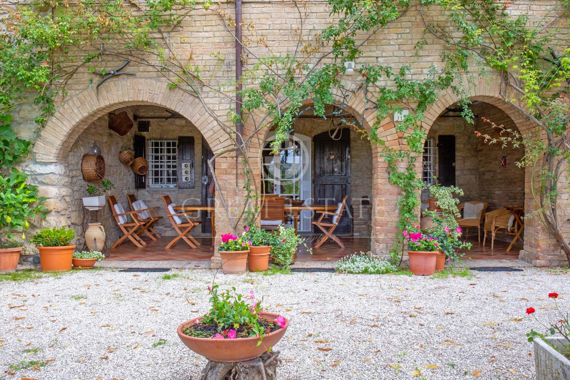 Talo sisään Gubbio, Umbria 11056014