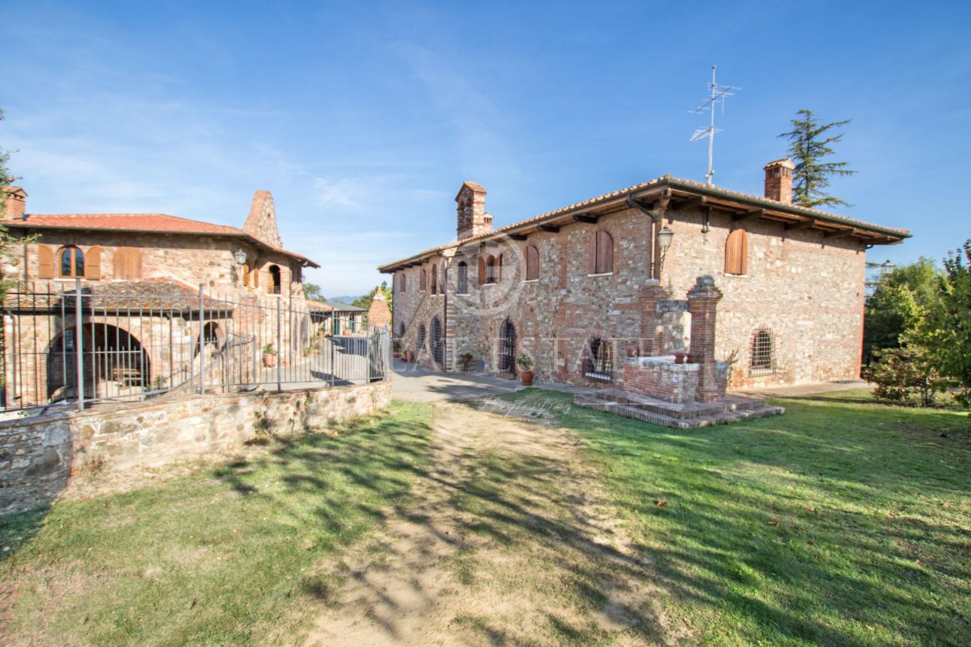 Rumah di Asciano, Tuscany 11056107