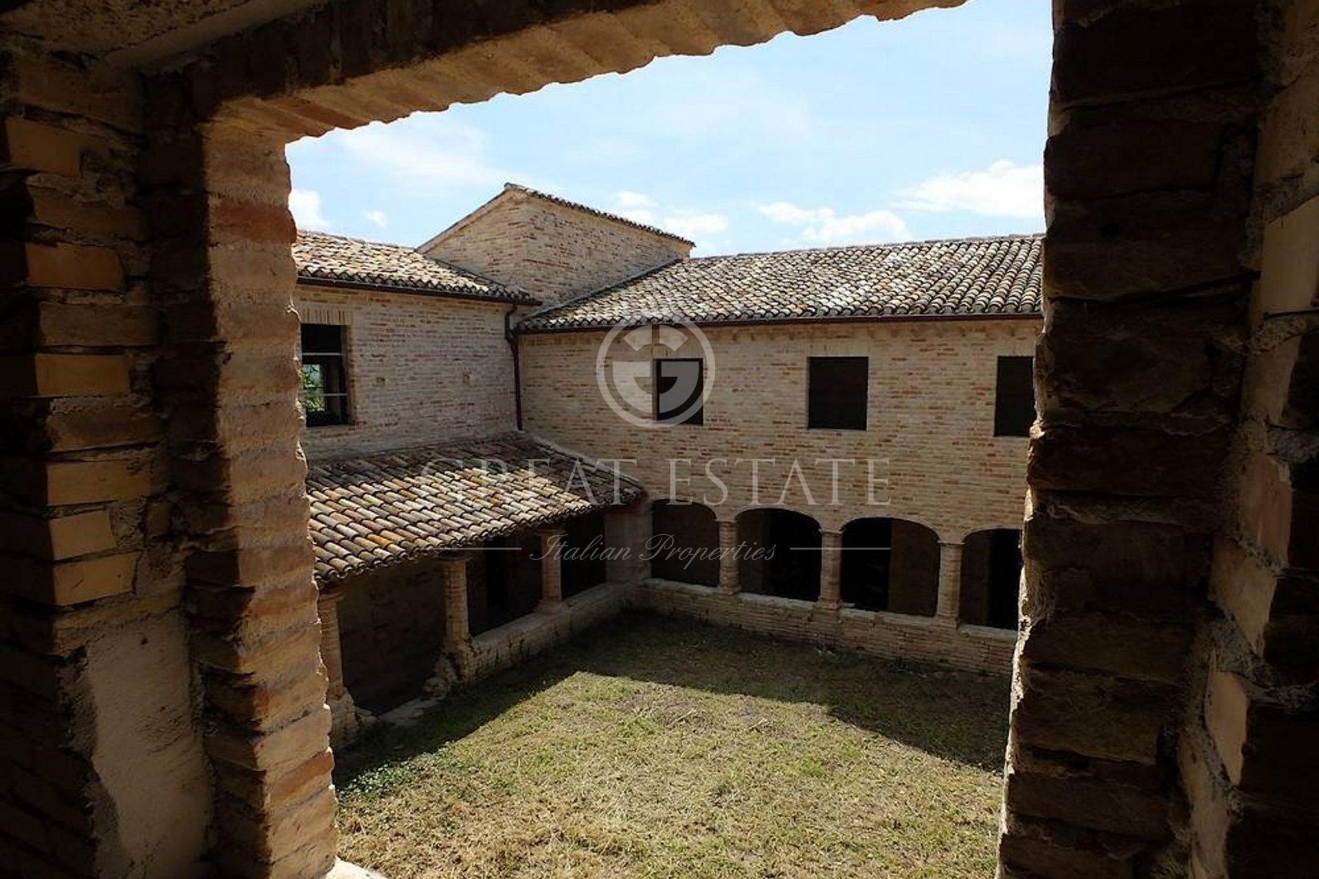 Hus i Colmurano, Marche 11056407