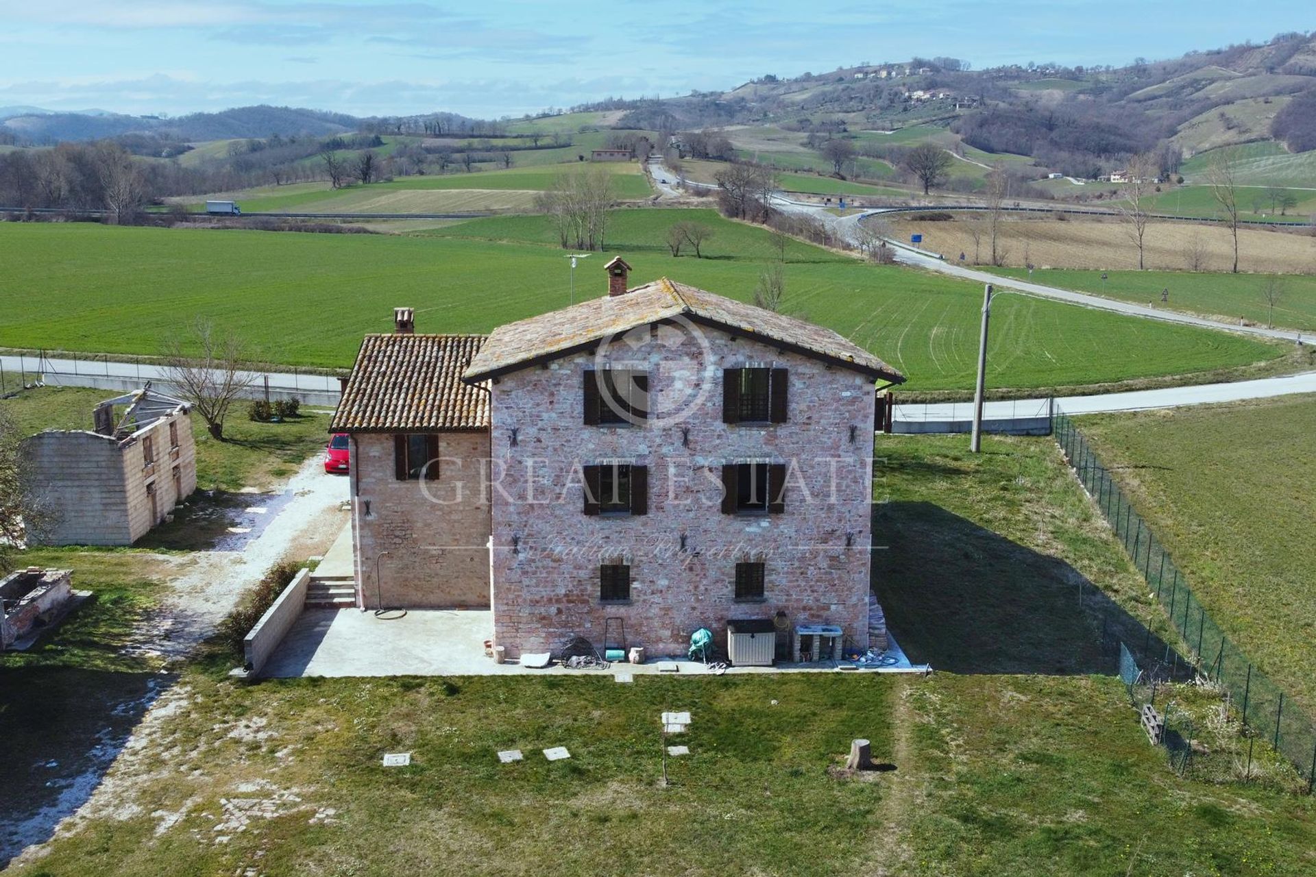 rumah dalam Gualdo Tadino, Umbria 11056700