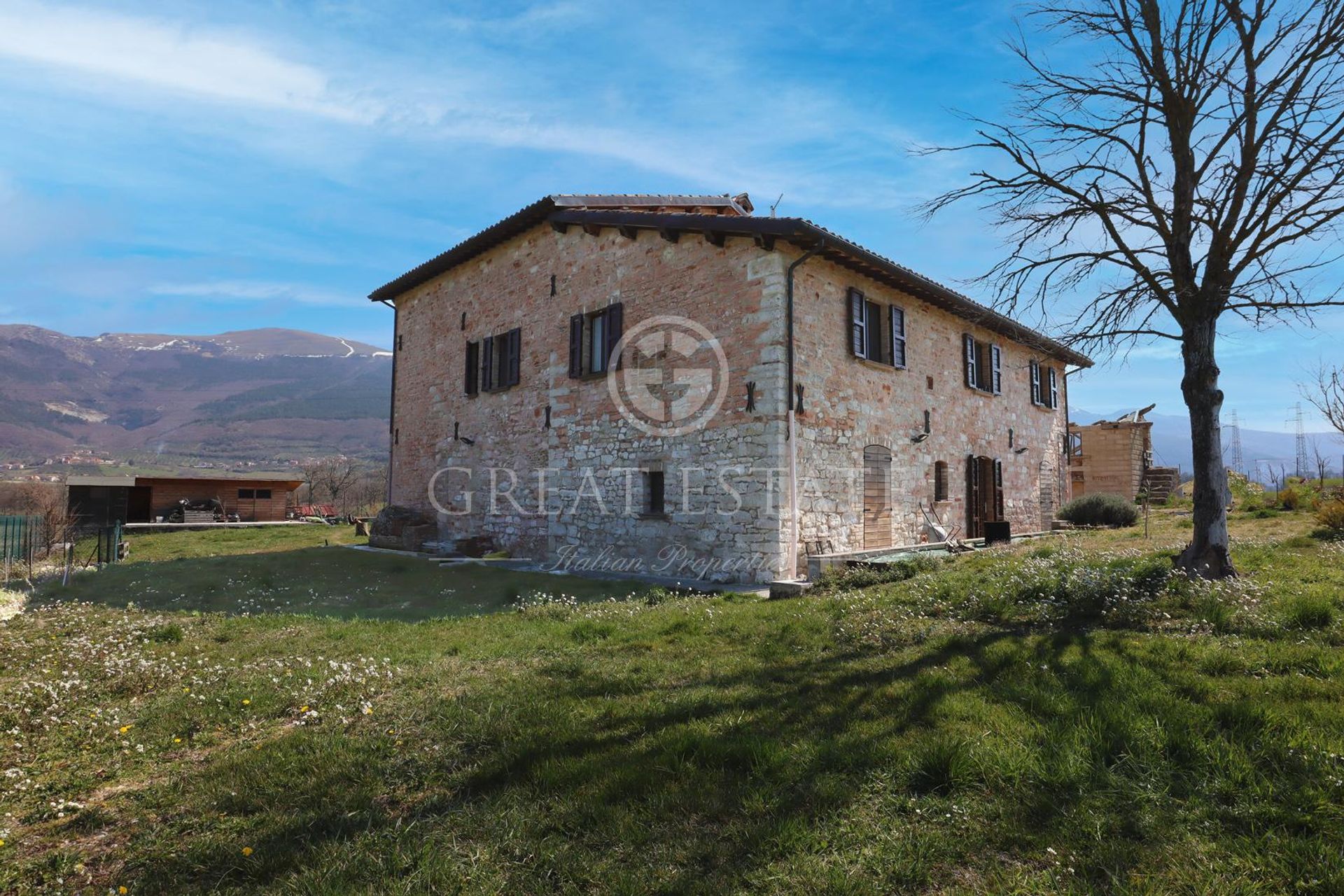 rumah dalam Gualdo Tadino, Umbria 11056700