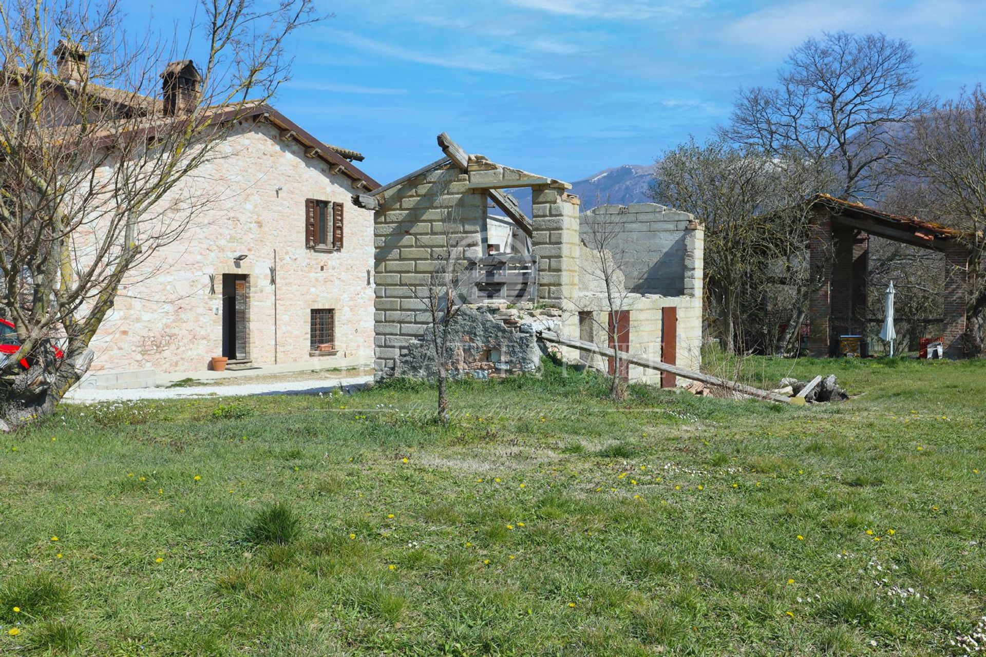 rumah dalam Gualdo Tadino, Umbria 11056700