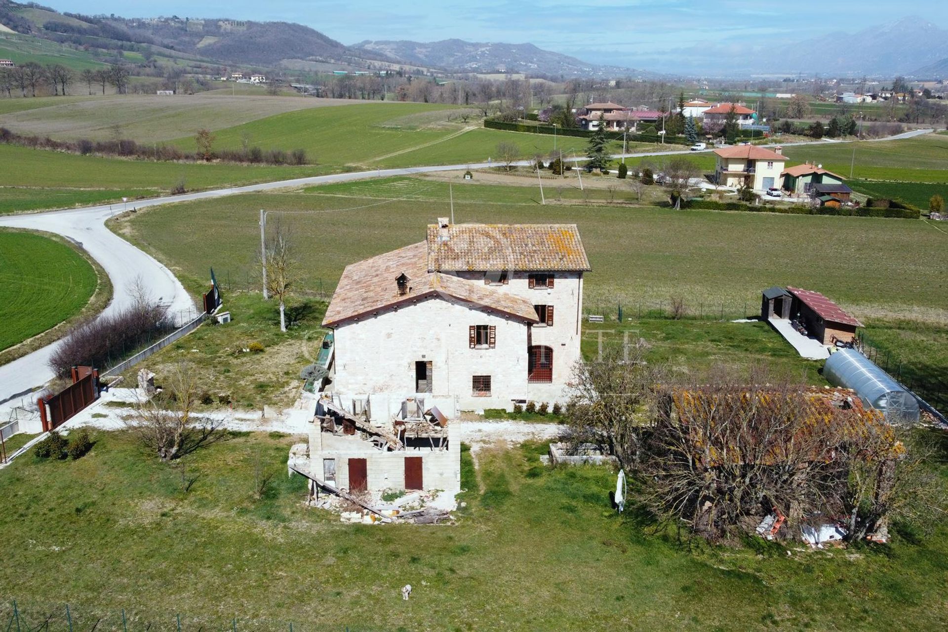 casa en Gualdo Tadino, Umbría 11056700