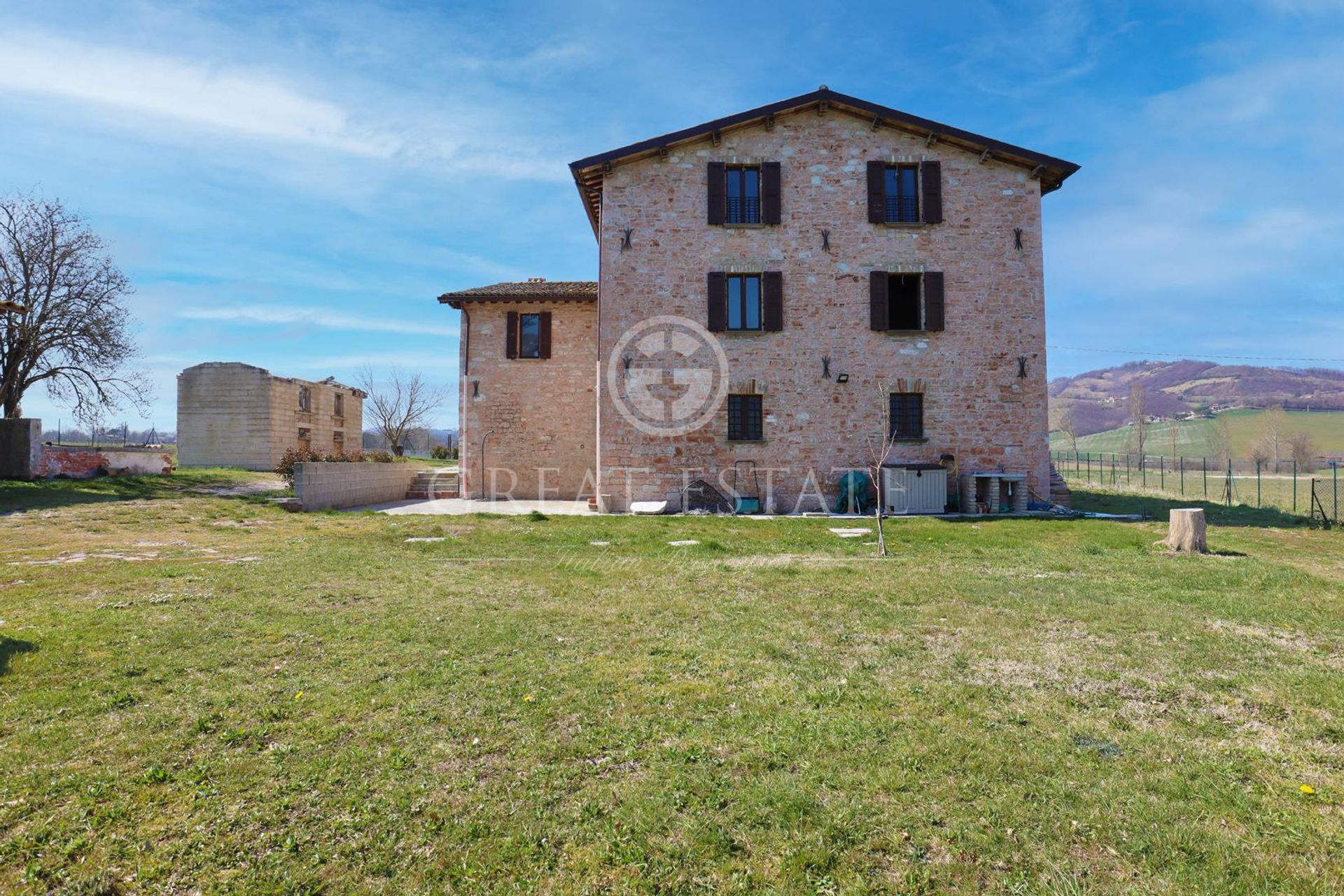 casa en Gualdo Tadino, Umbría 11056702