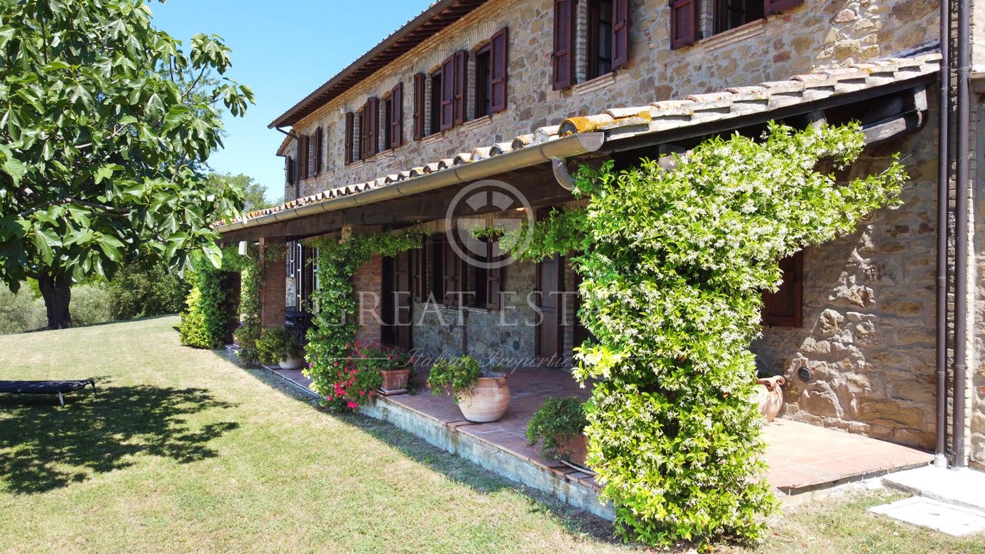 casa no , Umbria 11056800