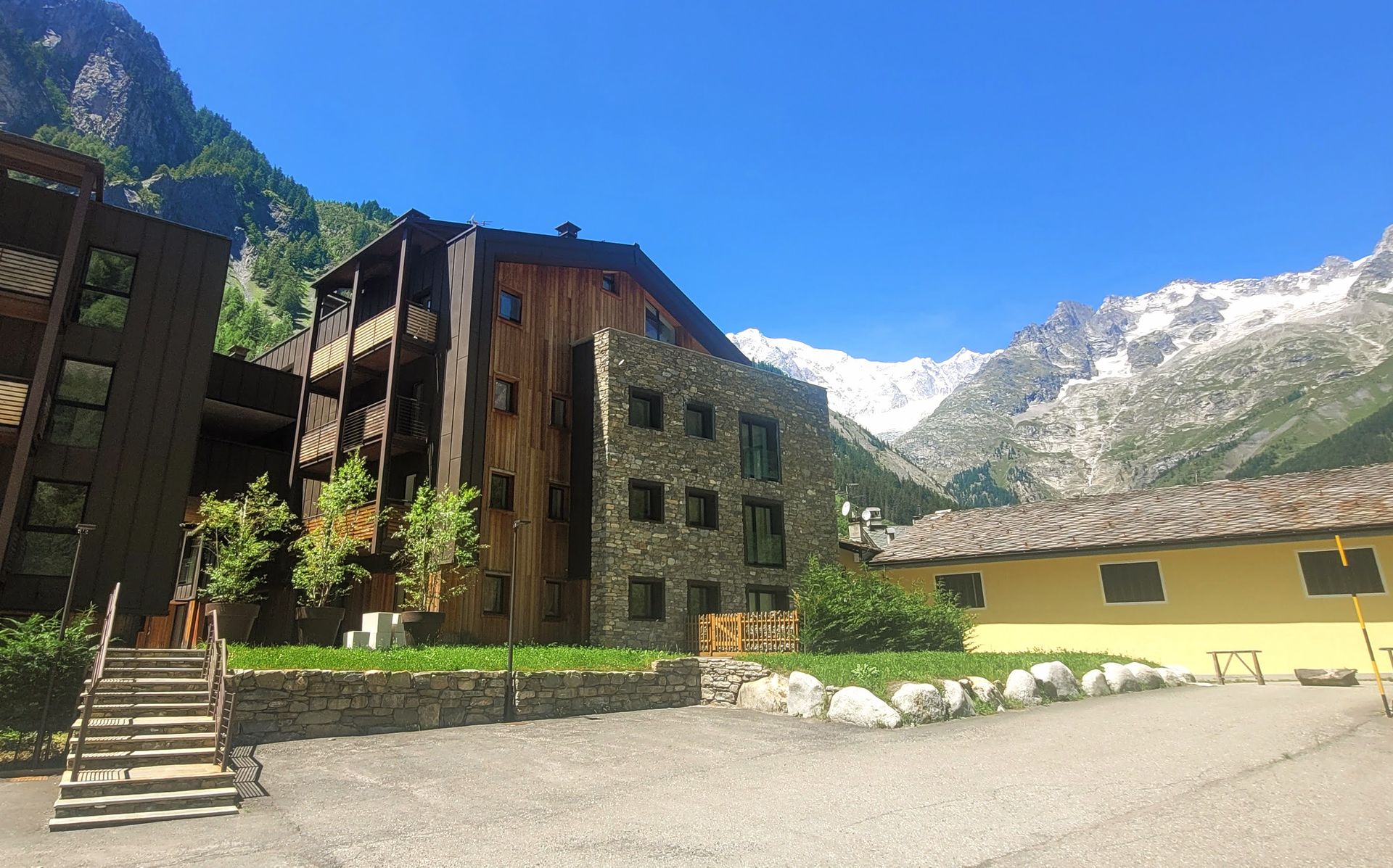 Condominium in La Saksen, Valle d'Aosta 11057403