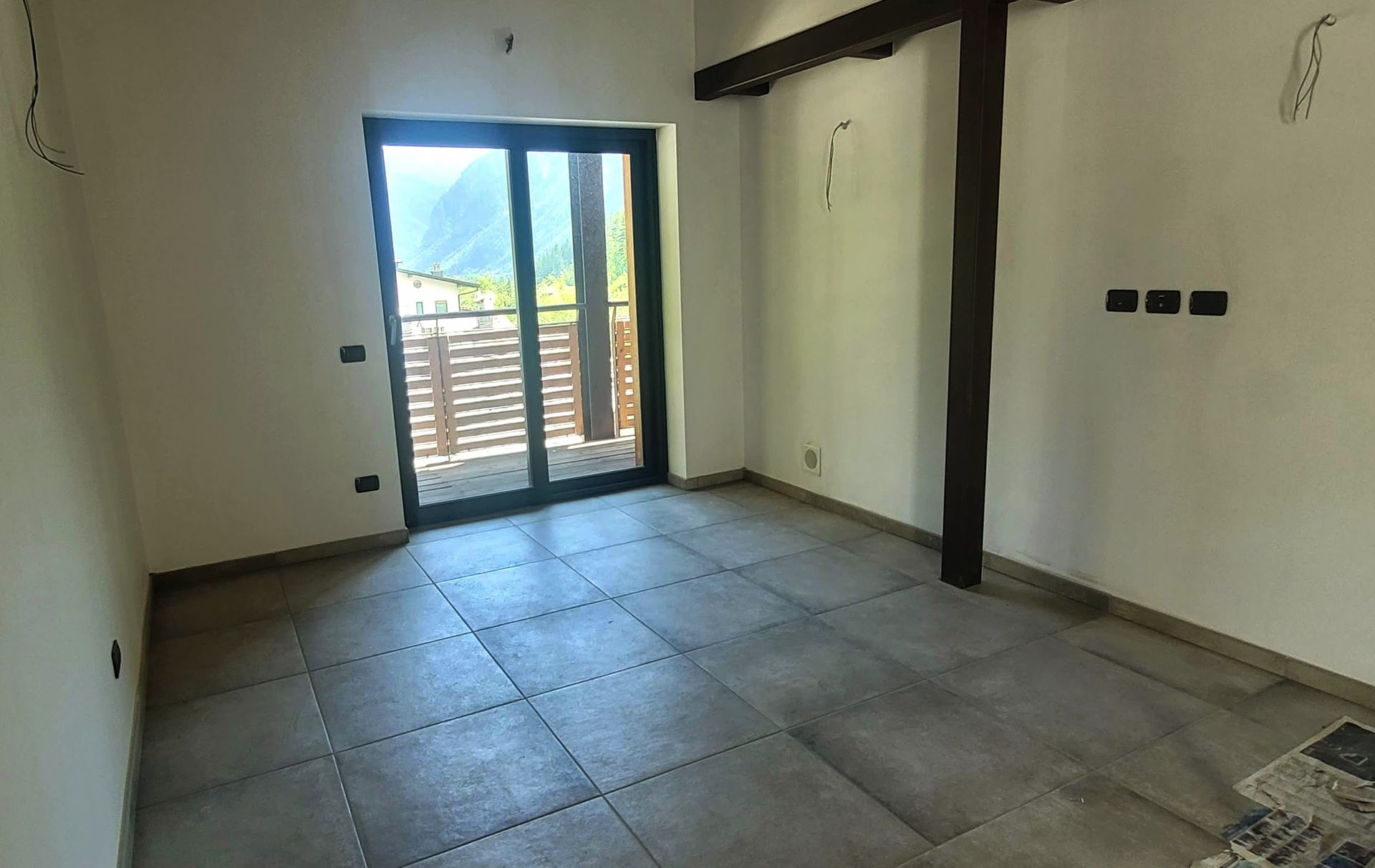 Condominium in La Saxe, Valle d'Aosta 11057403