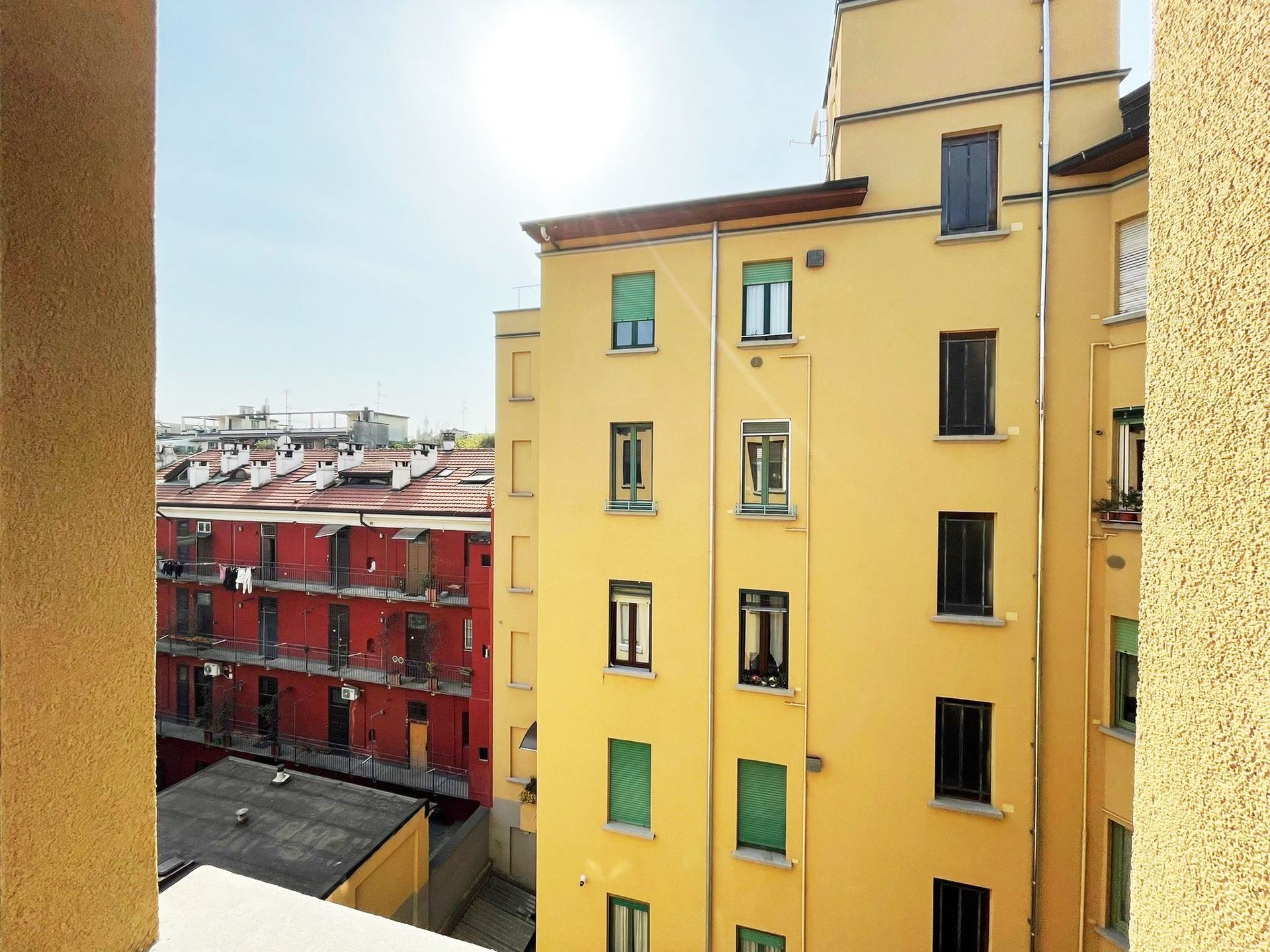 Condominium in Milan, Lombardy 11057512