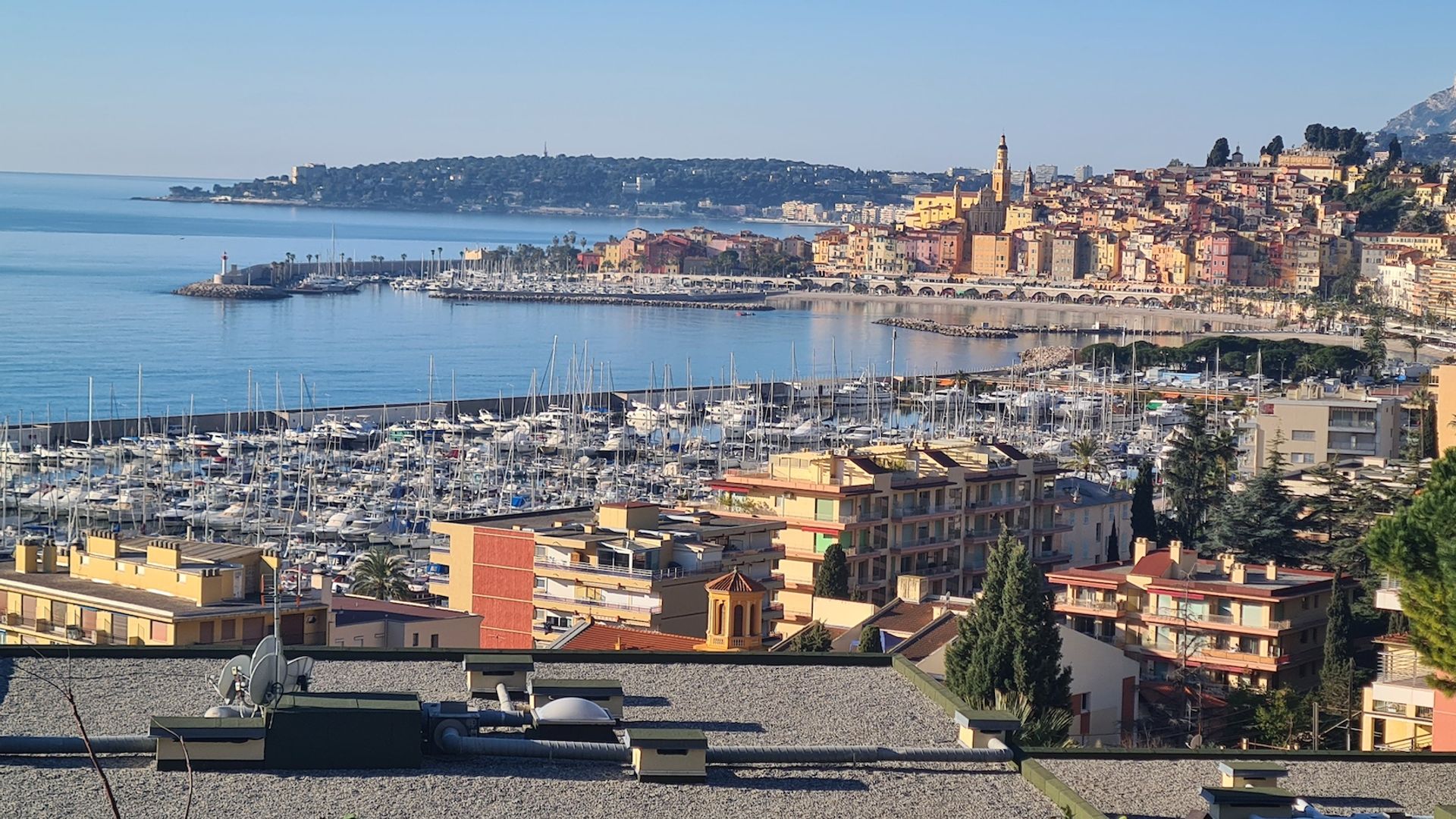 Talo sisään Menton, Provence-Alpes-Côte d'Azur 11057579