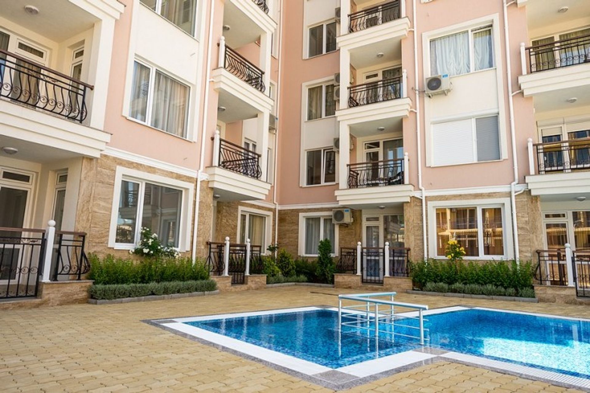 Condominium in Sveti Vlas, Burgas 11061997