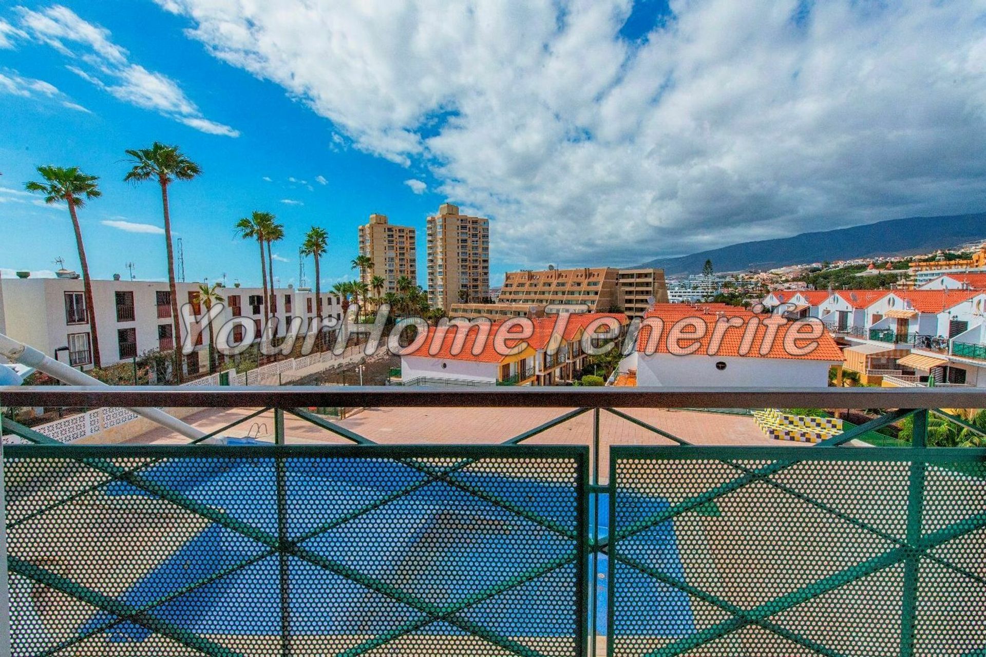 Condominium in Los Cristianos, Canarische eilanden 11062867