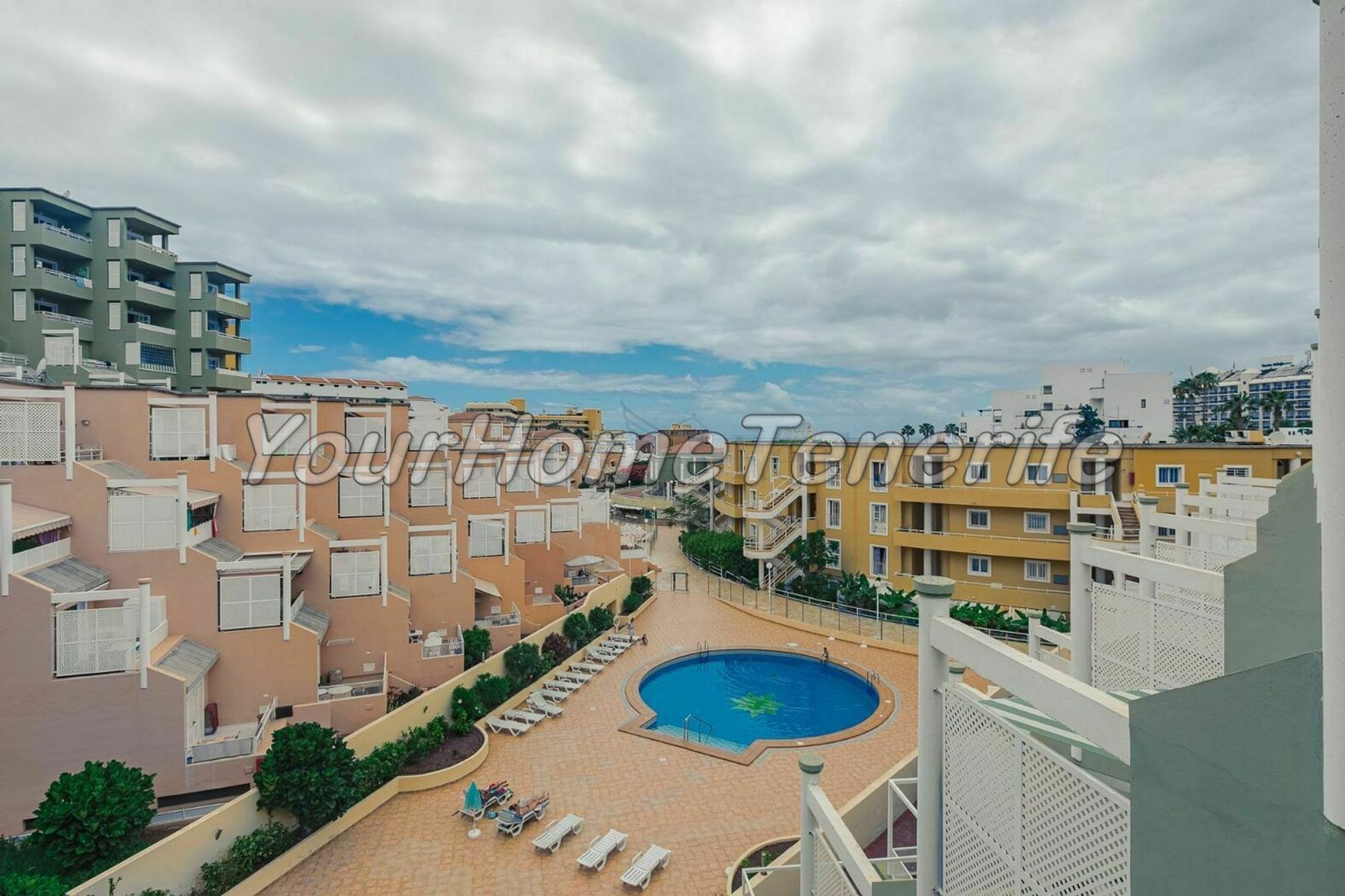 Condominium dans Adeje, Canary Islands 11062880