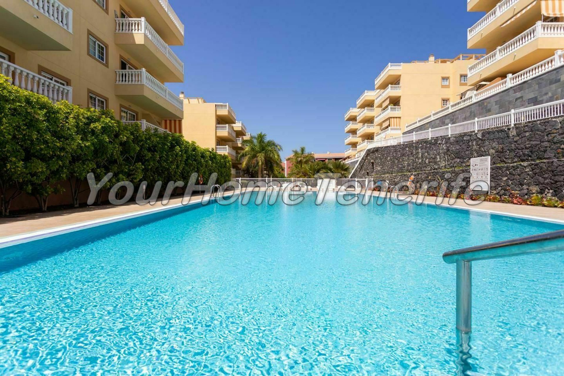 Condominium in Los Cristianos, Canarische eilanden 11062967