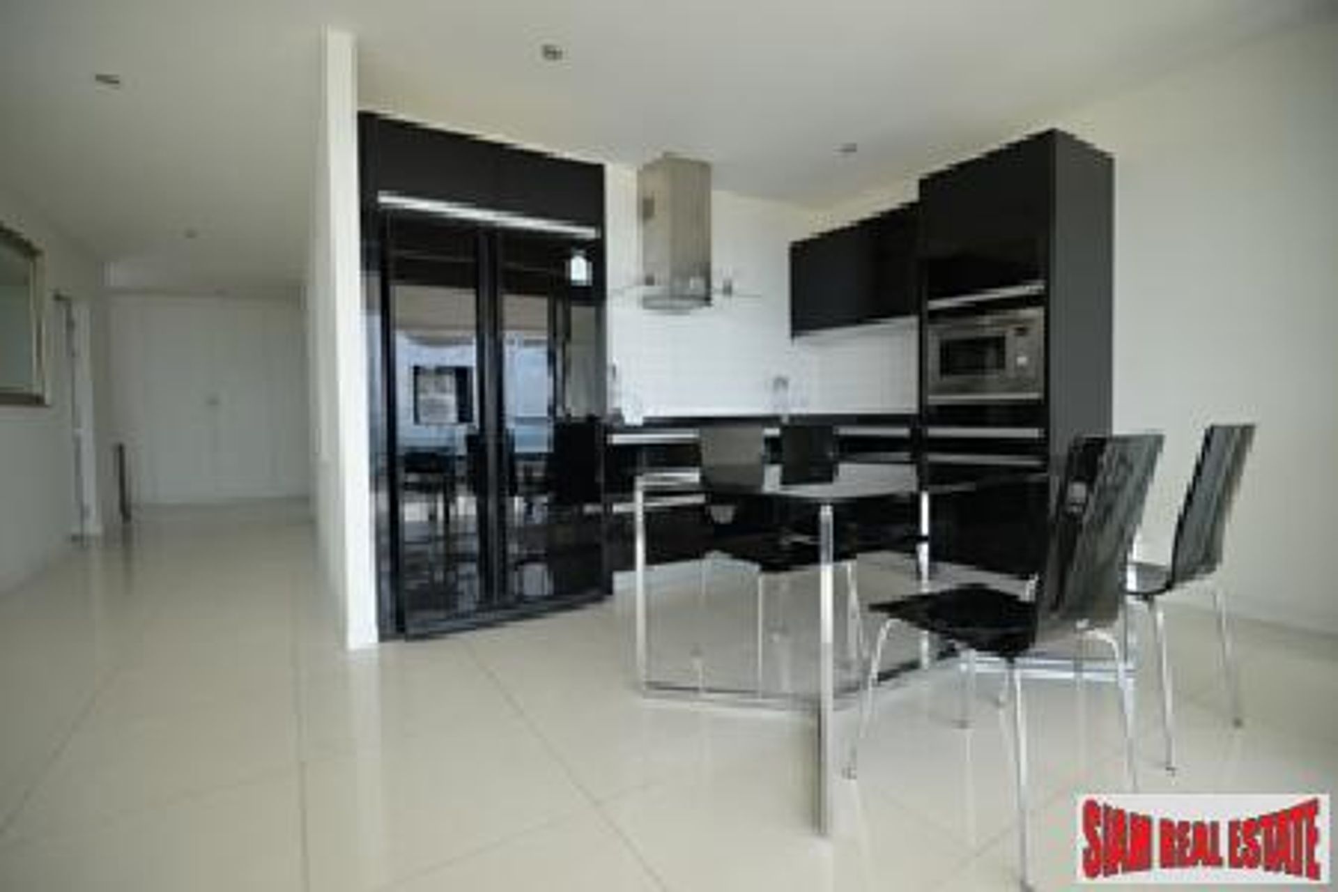 Condominium in Ban Kata, Phuket 11063568