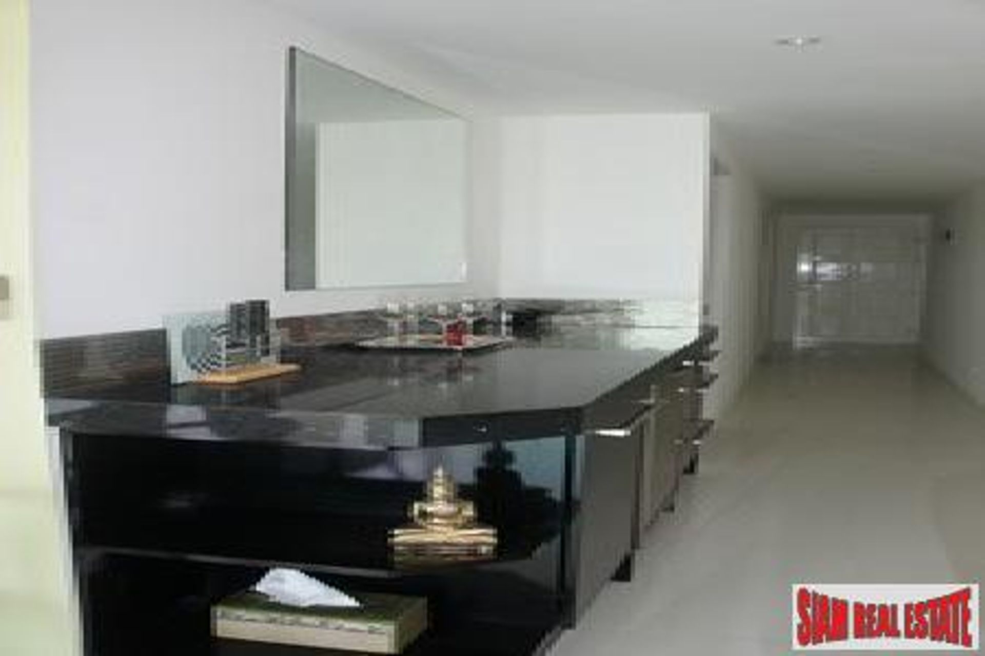 Condominium in Karon, Phuket 11063619