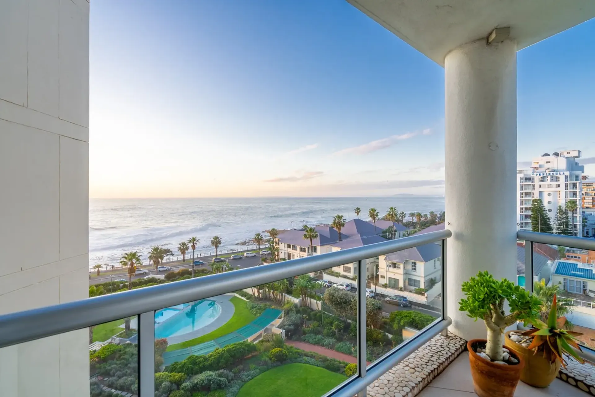 Condominium in Cape Town, 302 Beach Road 11065103