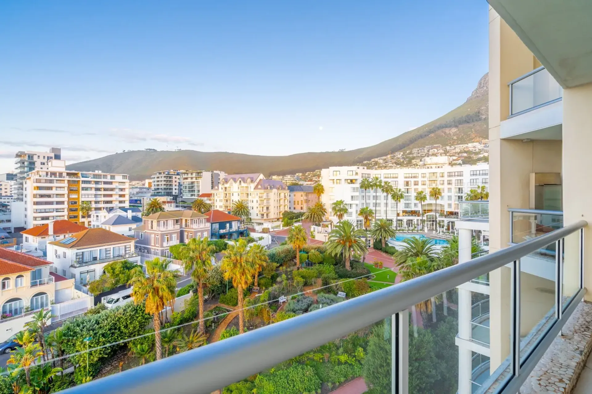 Condominium in Cape Town, 302 Beach Road 11065103