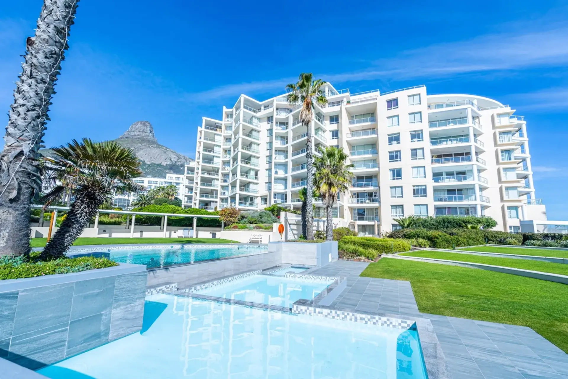 Condominium in Cape Town, 302 Beach Road 11065103