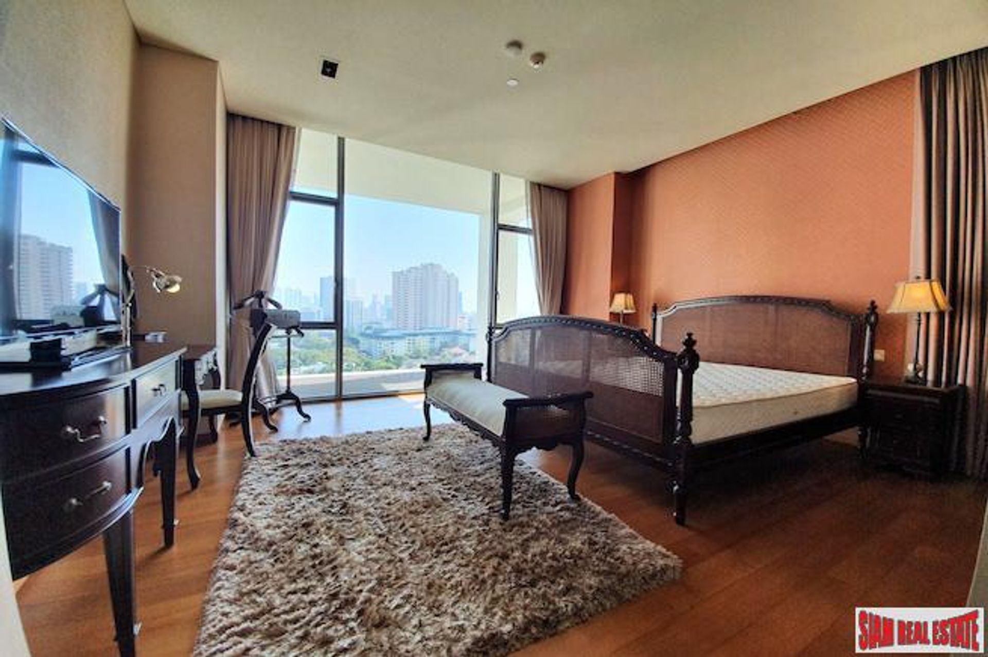 Condominium in Pathum Wan, Krung Thep Maha Nakhon 11067063