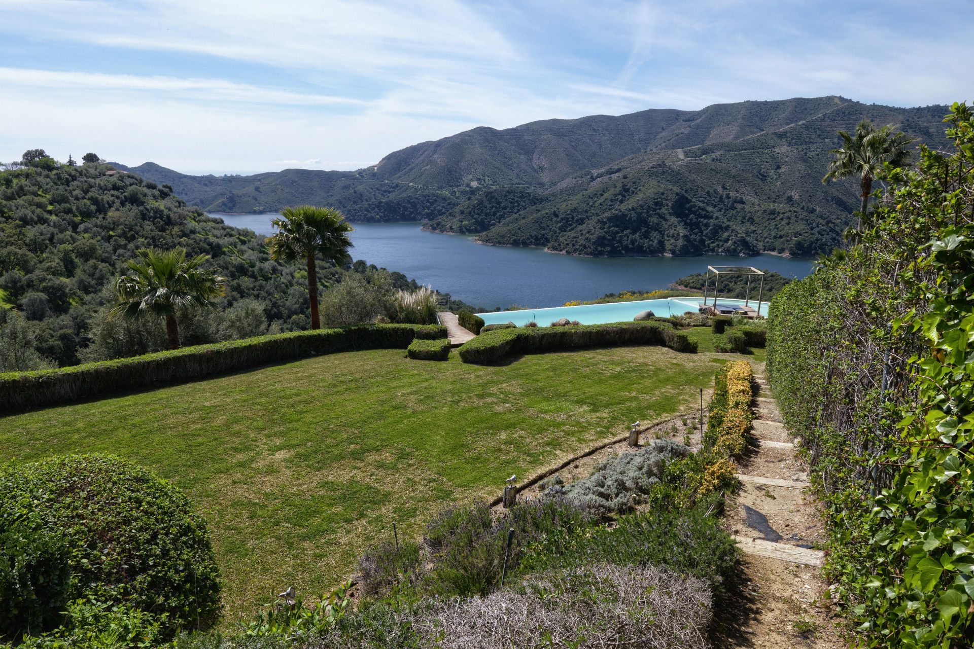 Plusieurs maisons dans Istán, Andalucía 11068785