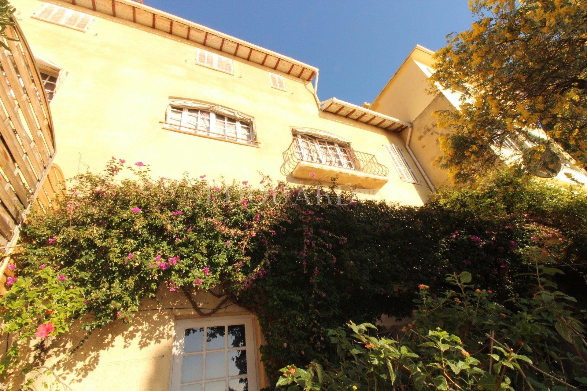 Casa nel Roquebrune-Cap-Martin, Provence-Alpes-Côte d'Azur 11068832